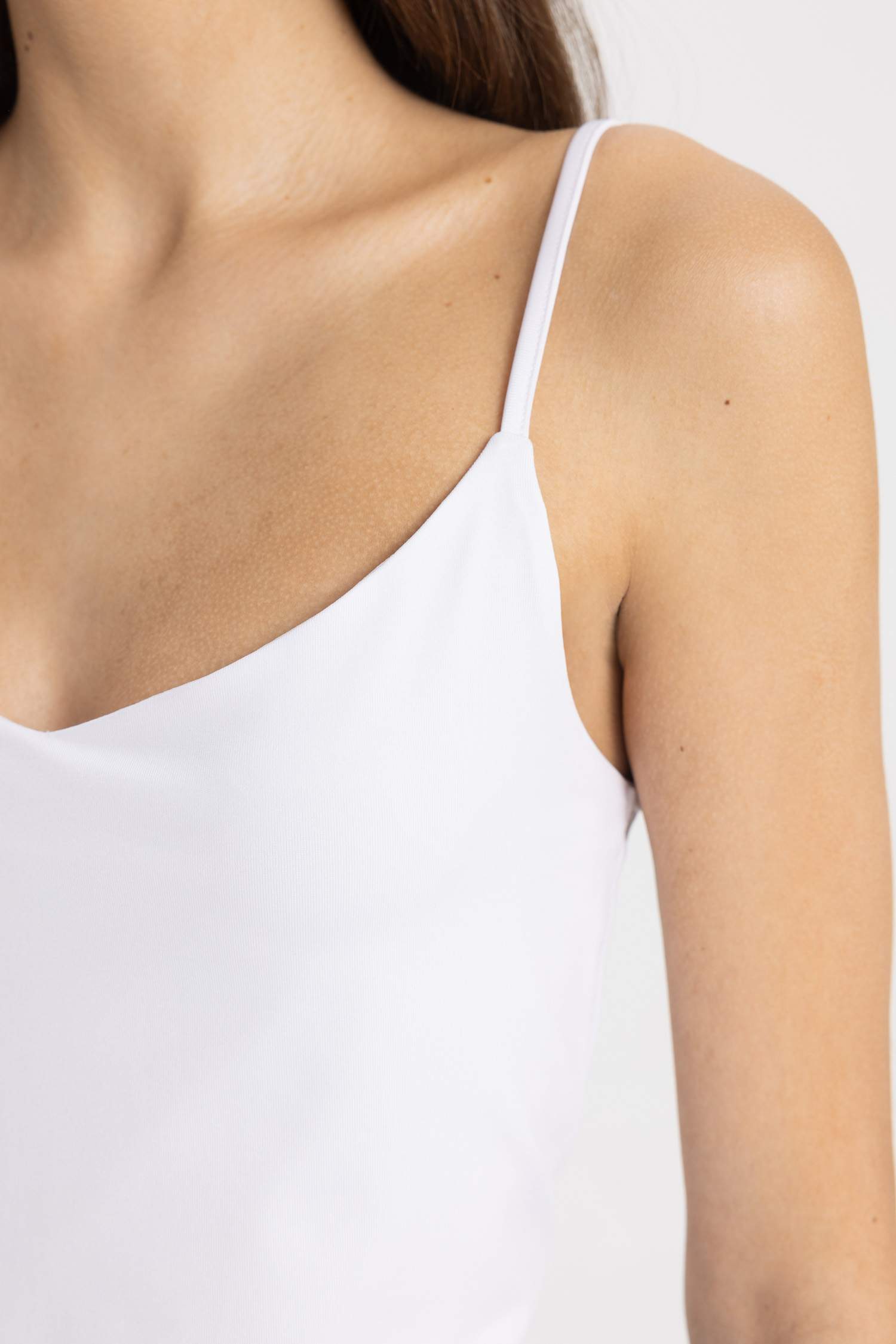 Fitted U Yaka Askılı Beyaz Basic Düz Atlet