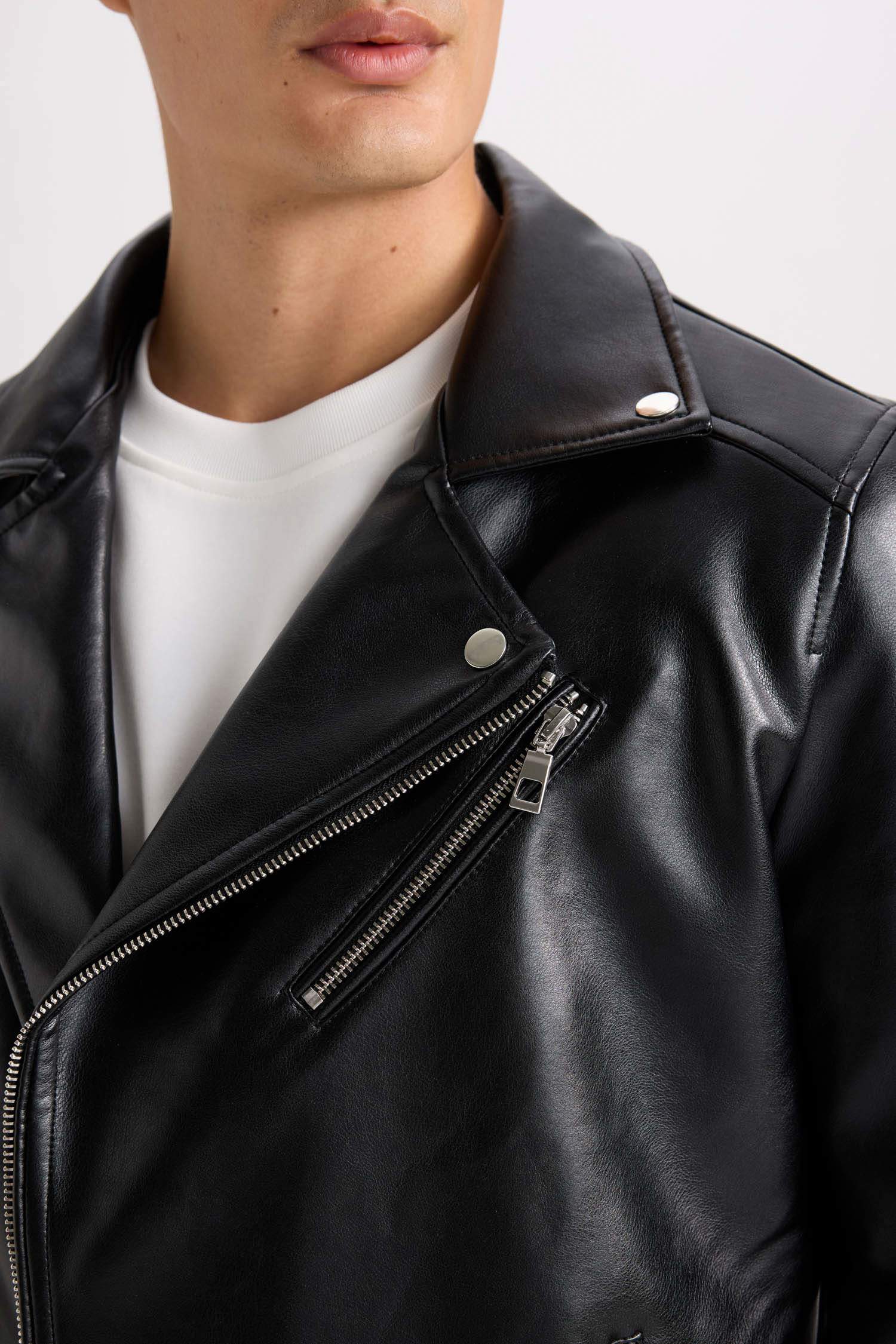 جاكيت جلد صناعي سليم فيت بياقة بولو مبطن