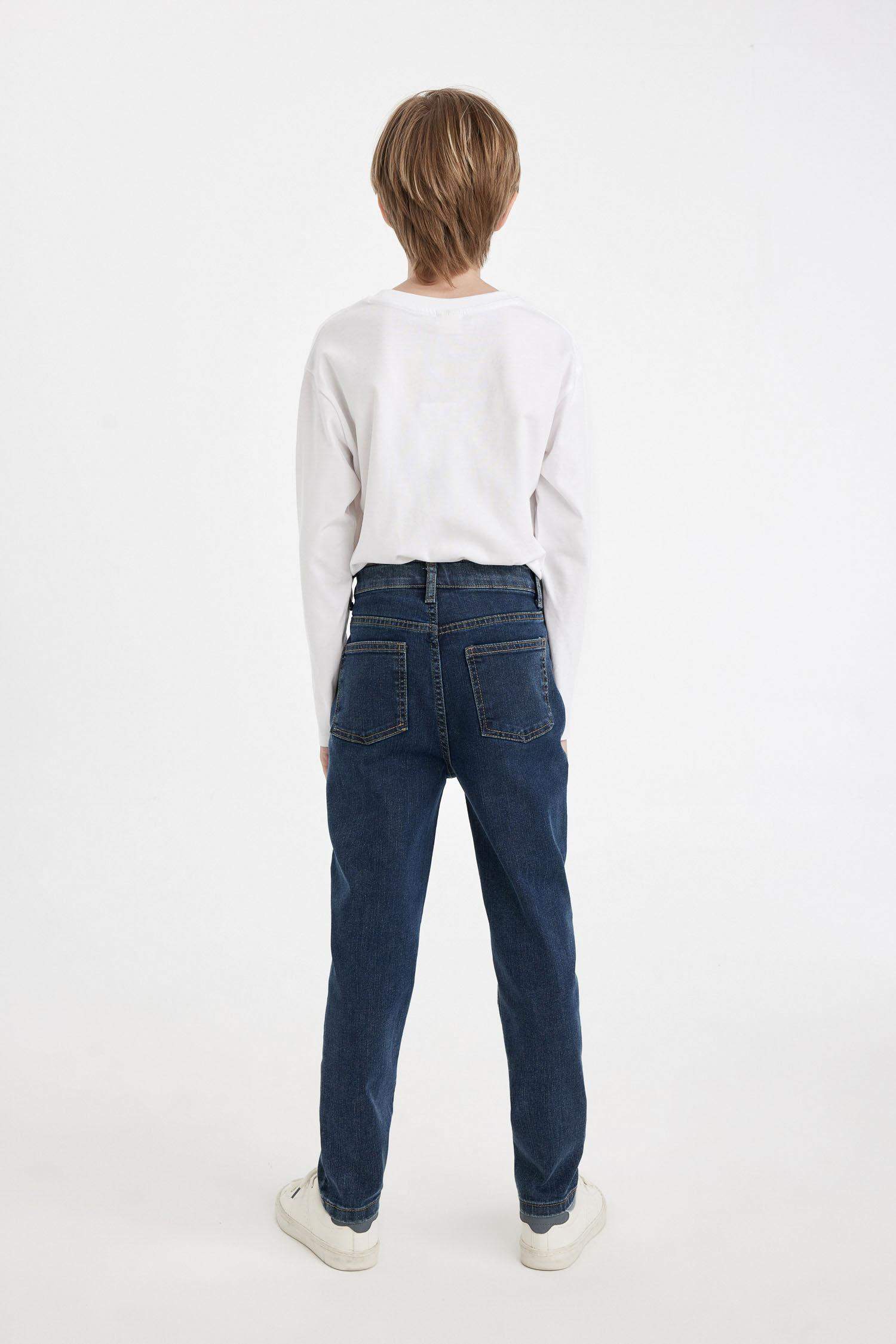 Erkek Çocuk Carrot Fit Düz Paça Cepli Jean Pantolon