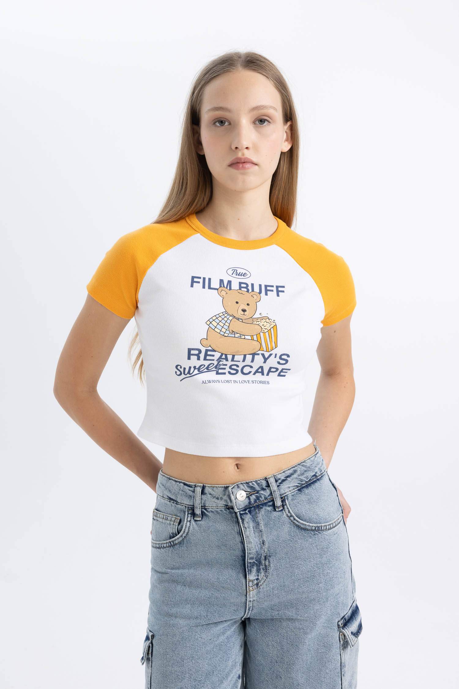 تيشيرت نص ردن سليم فيت مضلع بياخة مستديرة