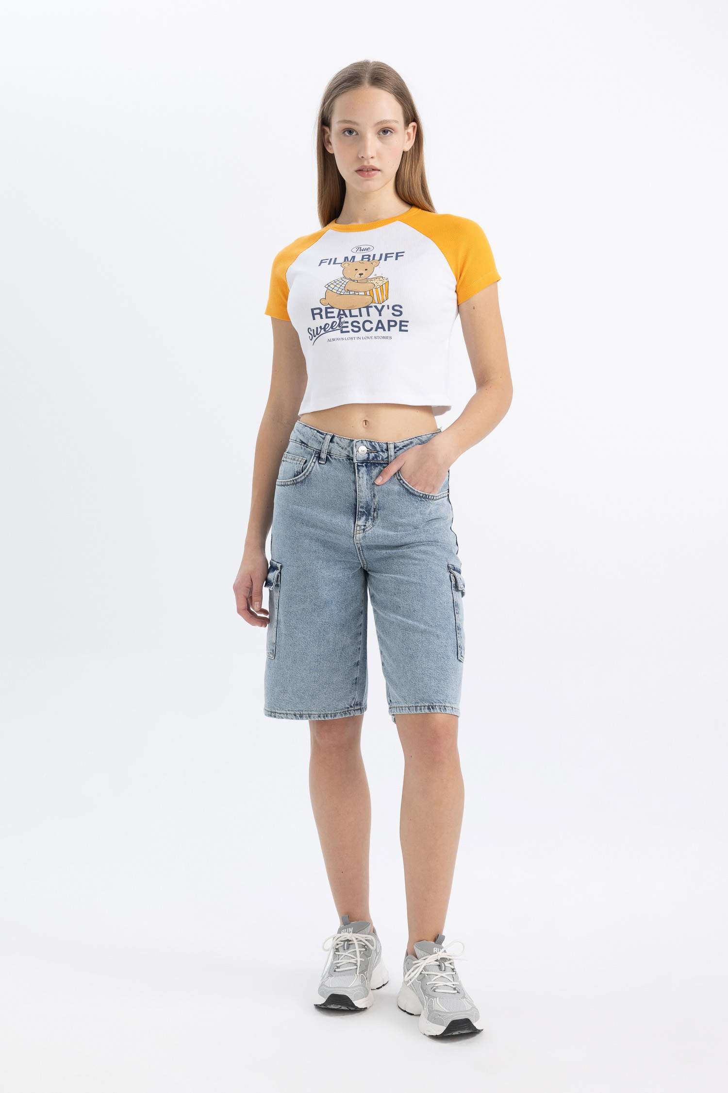 تيشيرت نص ردن سليم فيت مضلع بياخة مستديرة