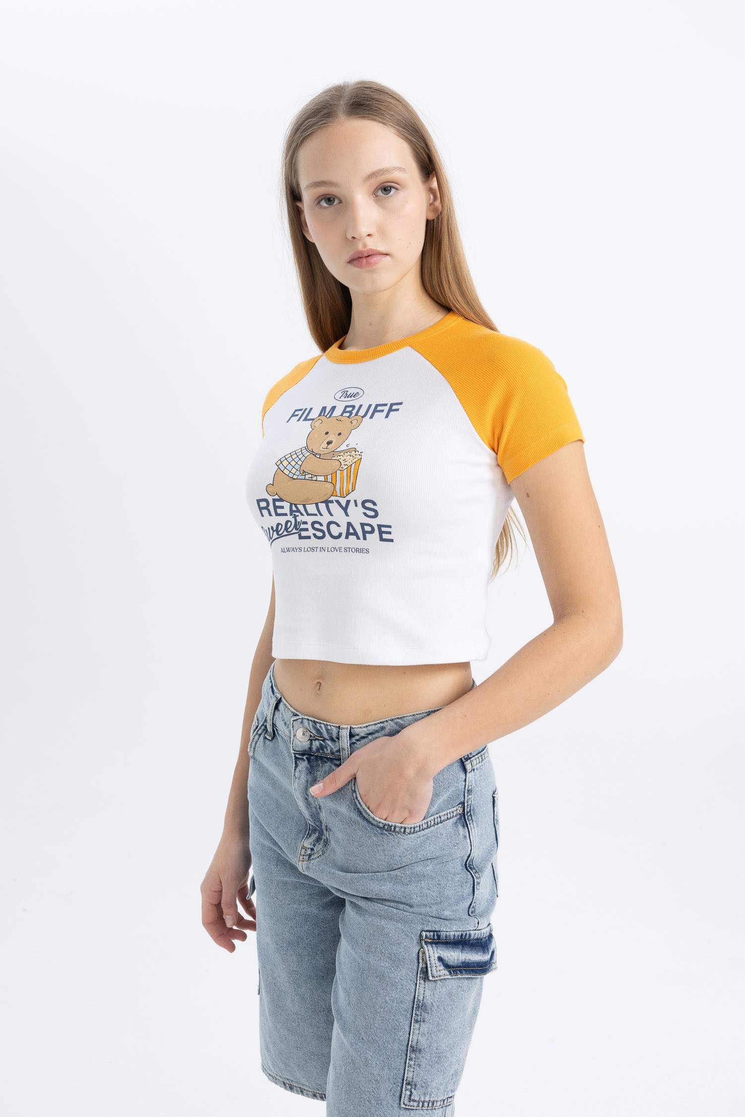 تيشيرت نص ردن سليم فيت مضلع بياخة مستديرة