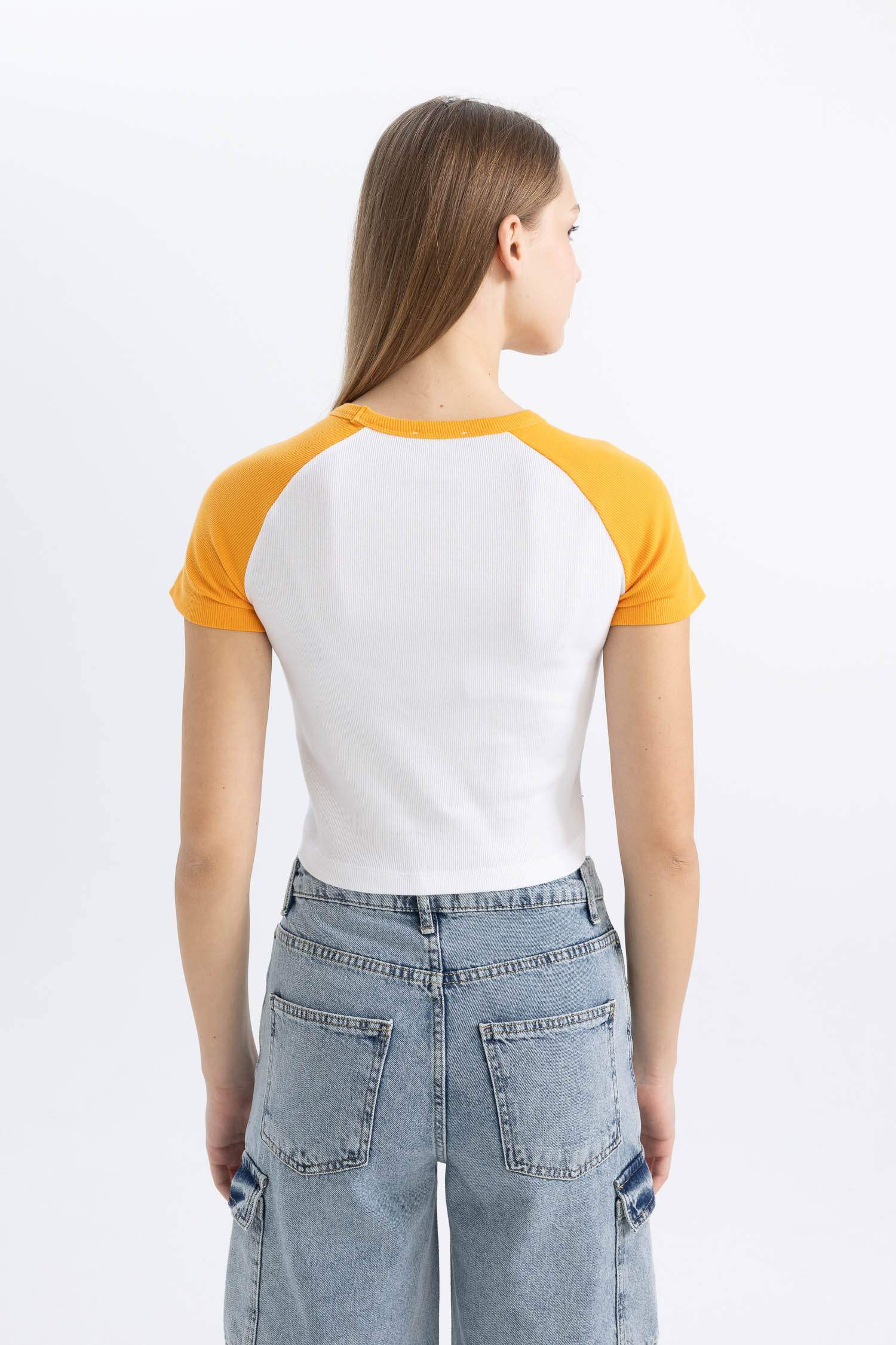 تيشيرت نص ردن سليم فيت مضلع بياخة مستديرة