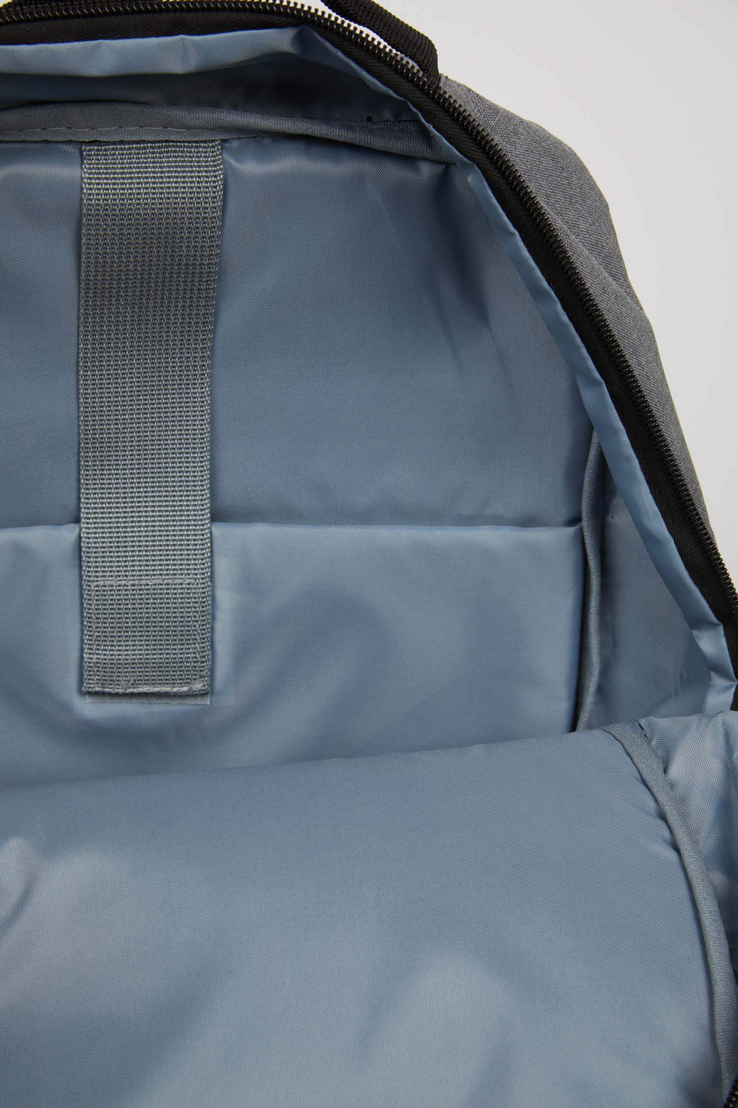 جنطة مدرسة للجنسين