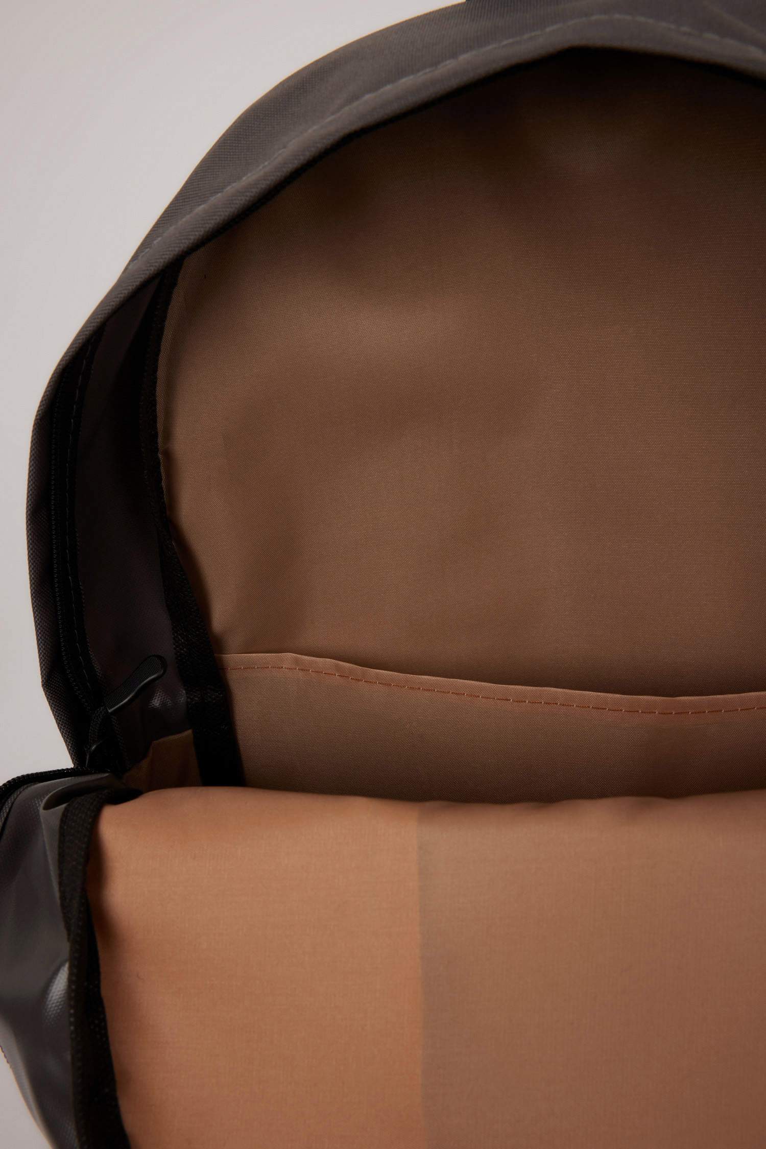 جنطة ظهر رجالي