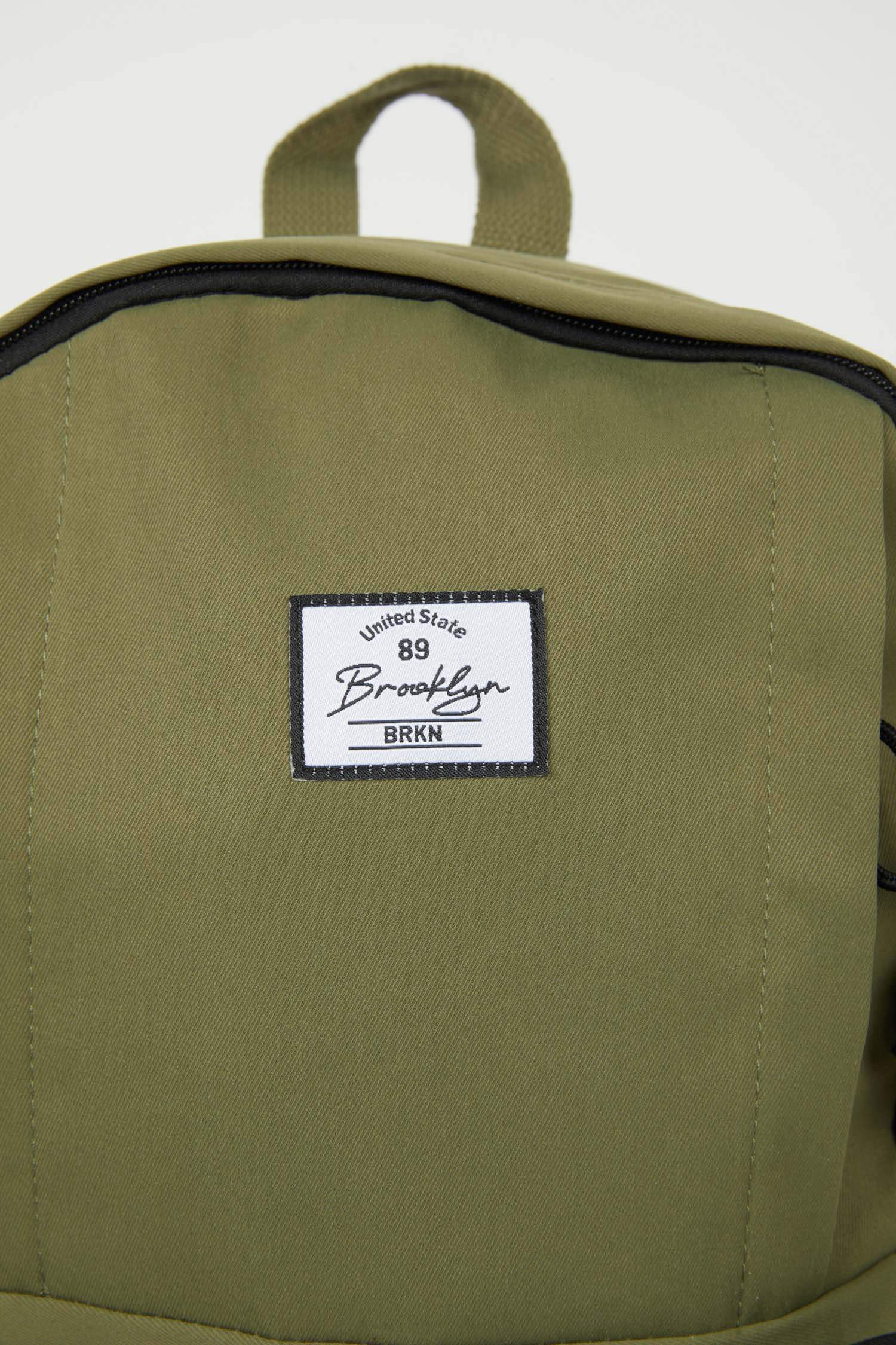 جنطة مدرسة للجنسين