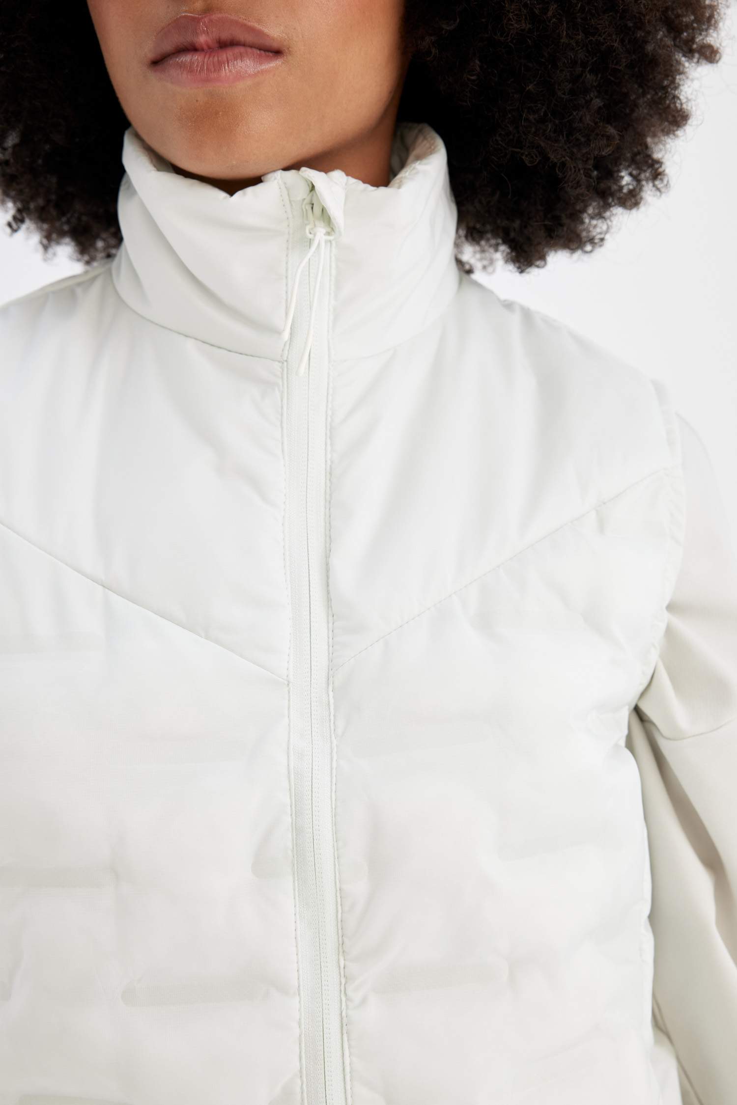 Su İtici Kapitone Astarlı Fermuarlı Cepli Sporcu Yelek