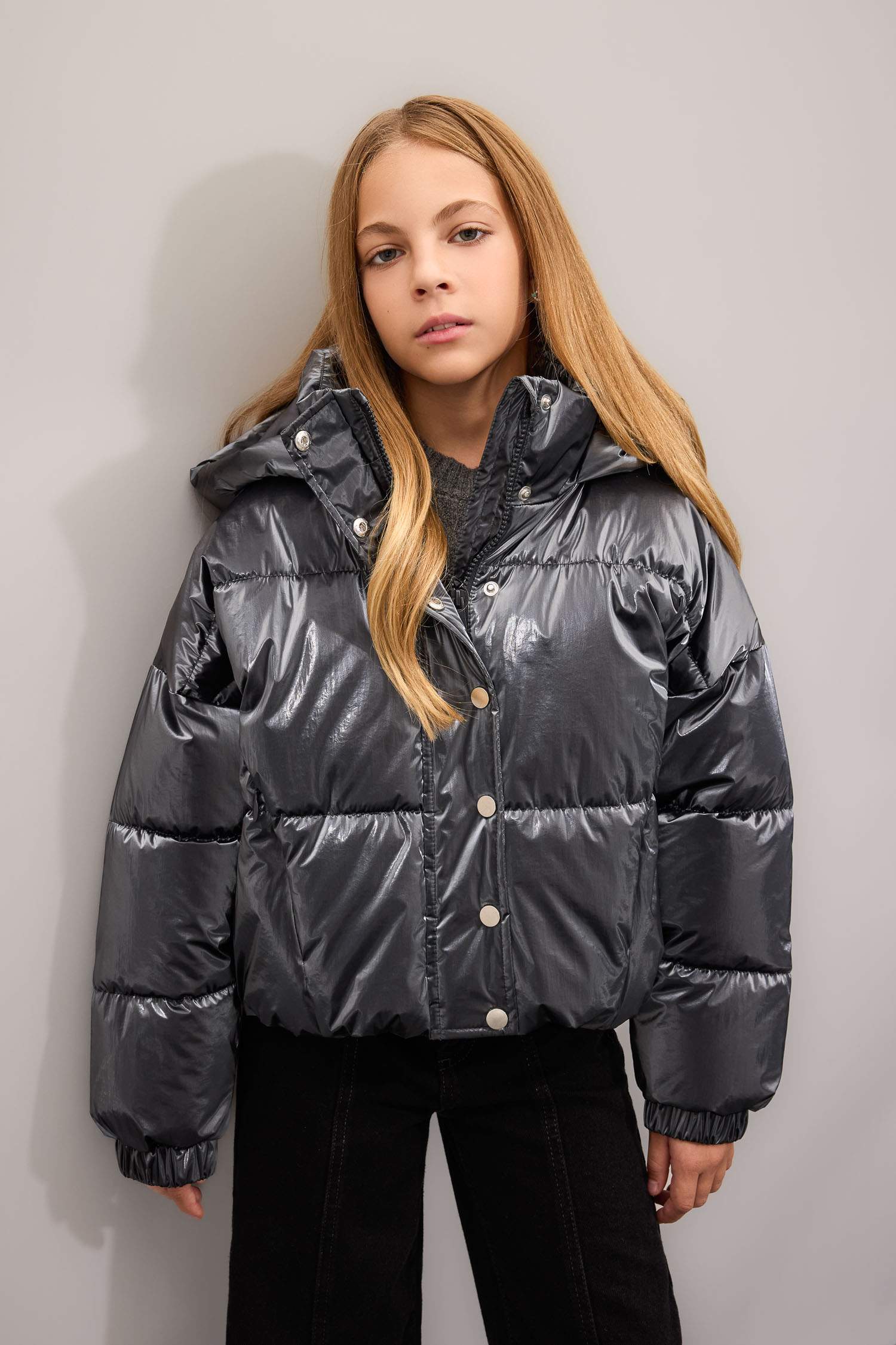 Kız Çocuk Su Geçirmez Kapüşonlu Fermuarlı Çıtçıtlı Mont