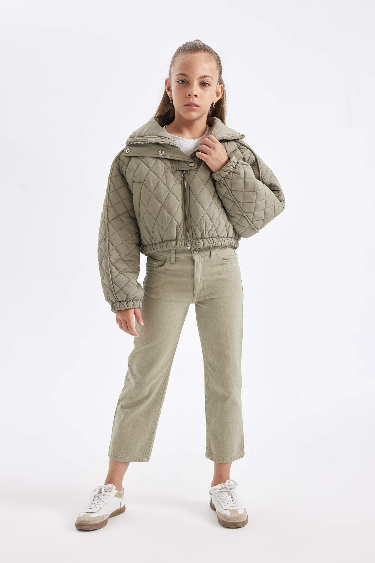 Kız Çocuk Su Geçirmez Dik Yaka Çıtçıtlı Kapitone Beli Lastikli Cepli Şişme Mont