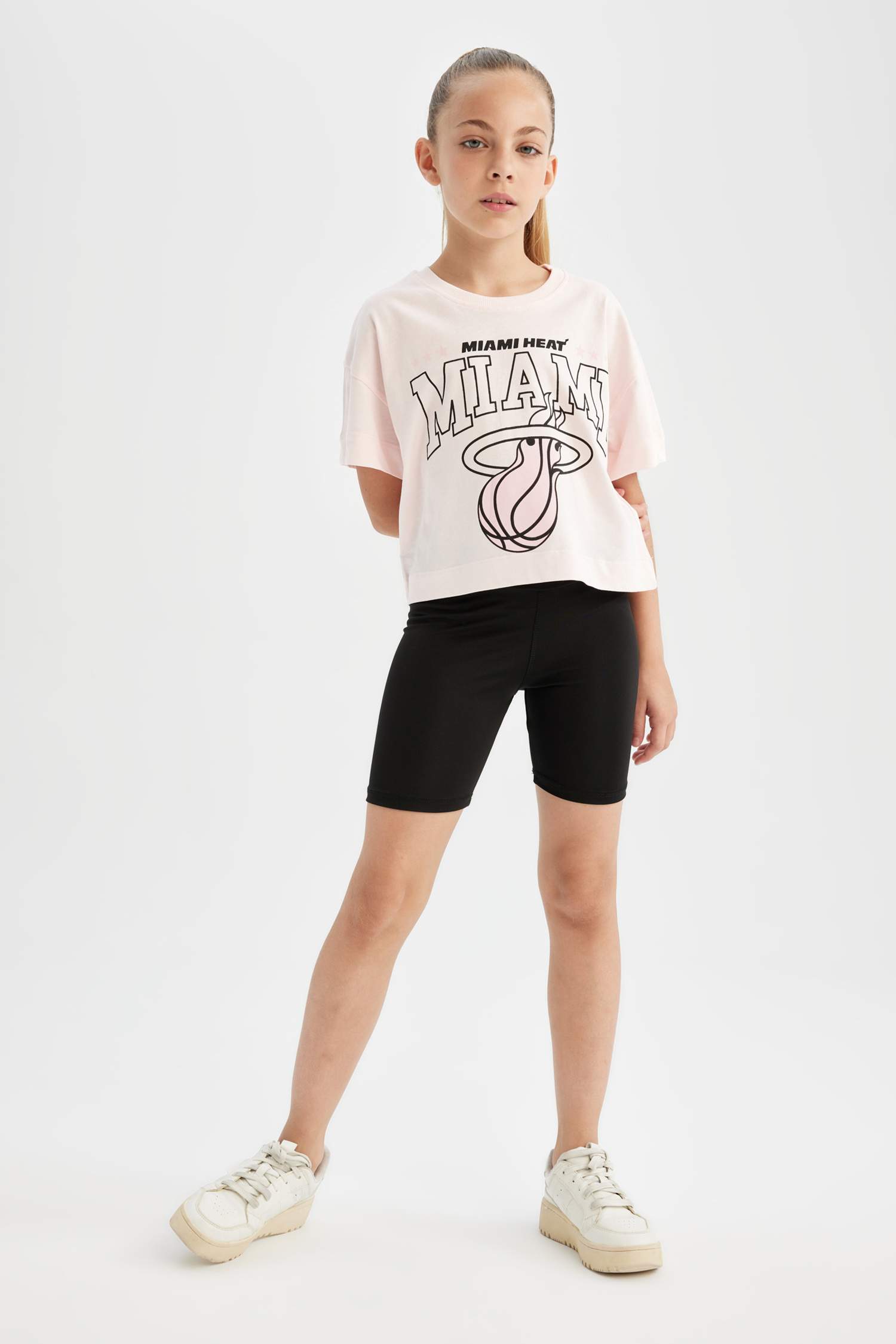 تيشيرت بناتي نص كم من ميامي هيت