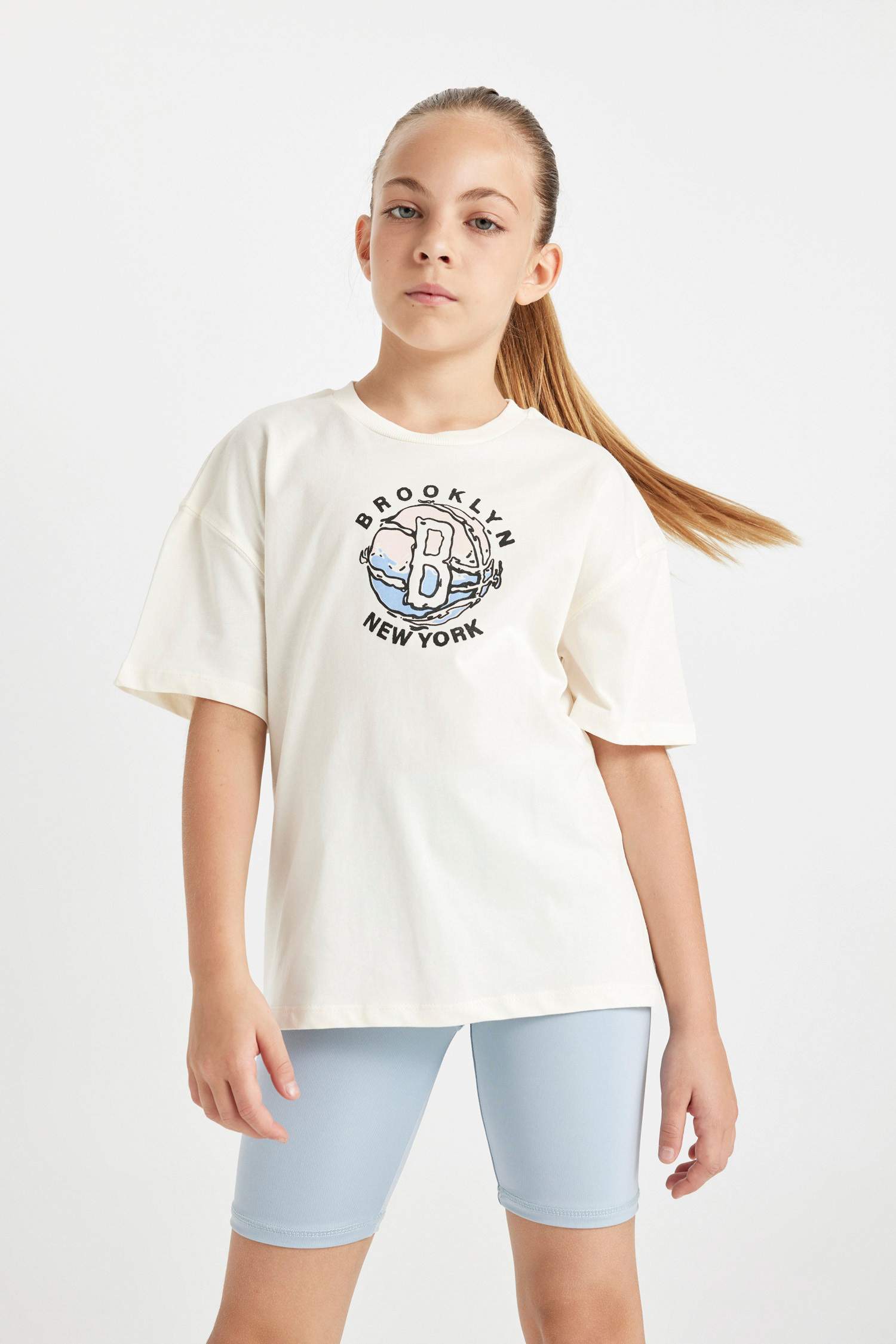 Kız Çocuk NBA Brooklyn Nets Relax Fit Bisiklet Yaka Kısa Kollu Tişört