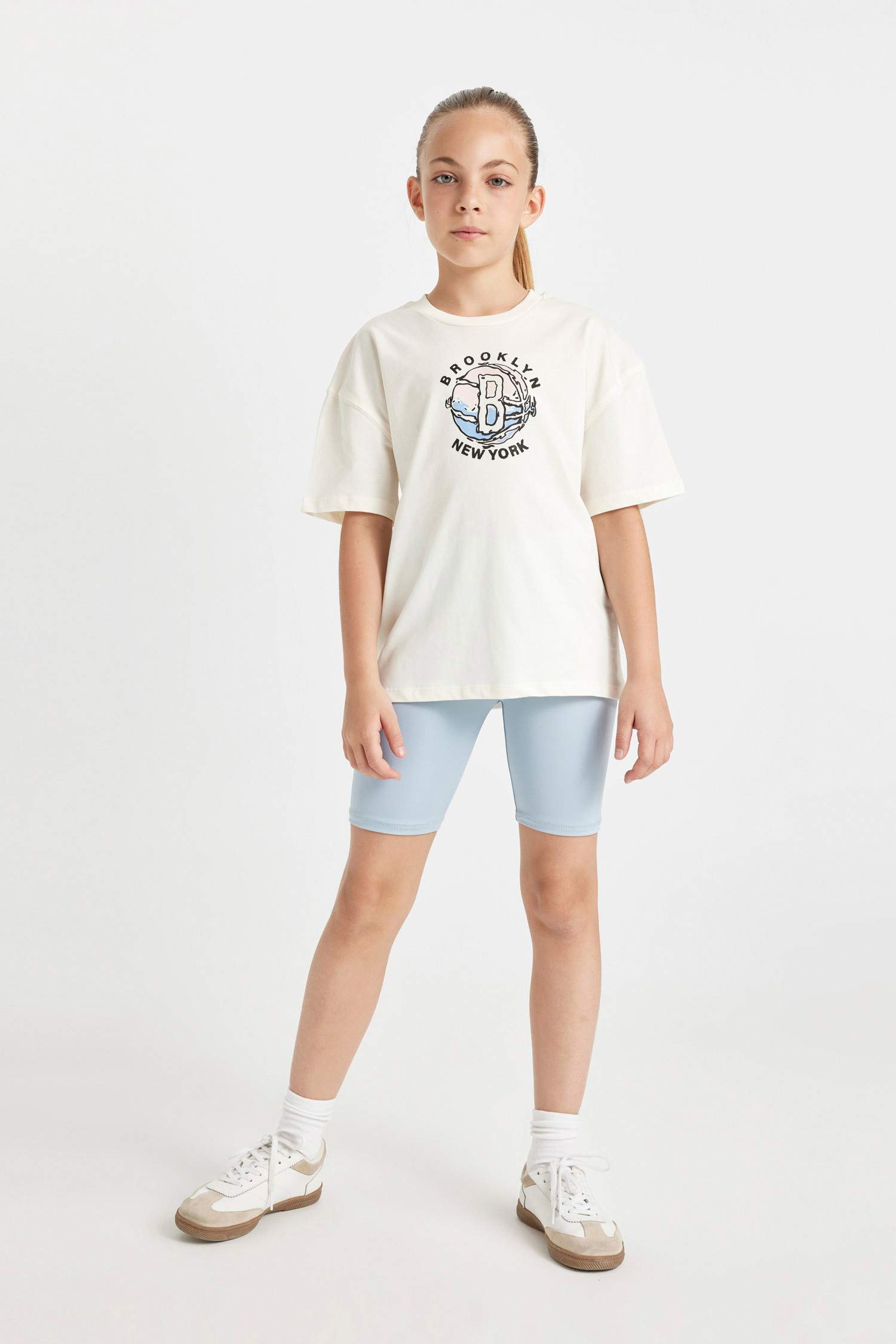 Kız Çocuk NBA Brooklyn Nets Relax Fit Bisiklet Yaka Kısa Kollu Tişört