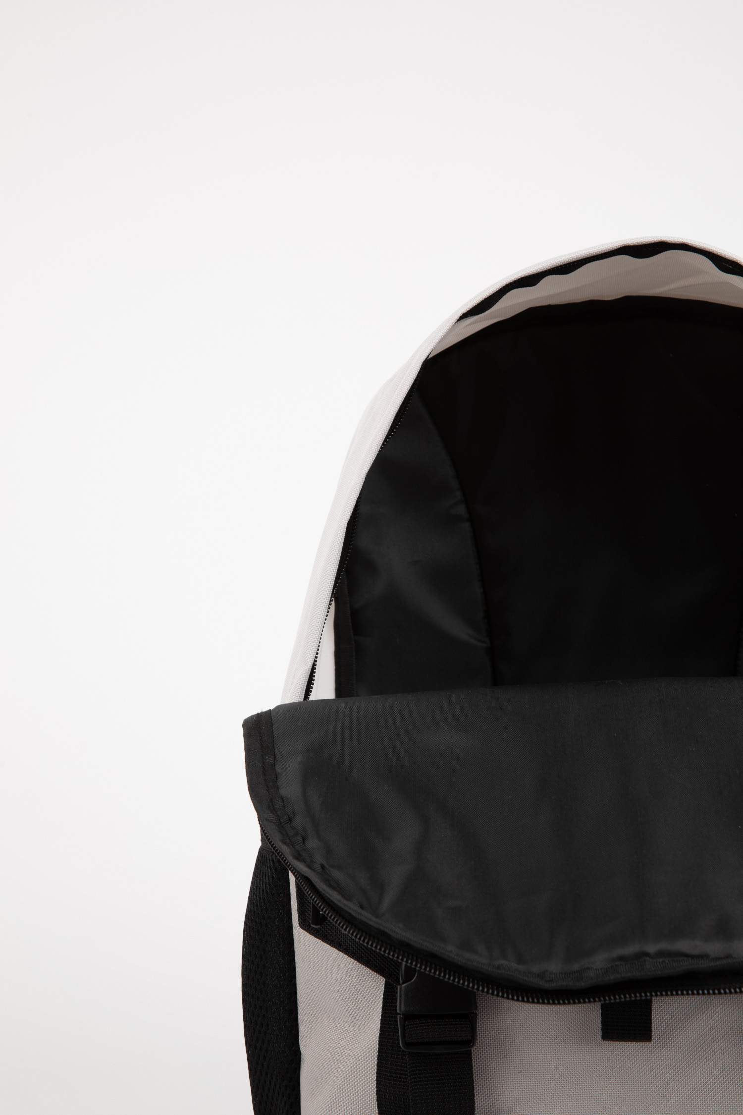 جنطة مدرسة للجنسين