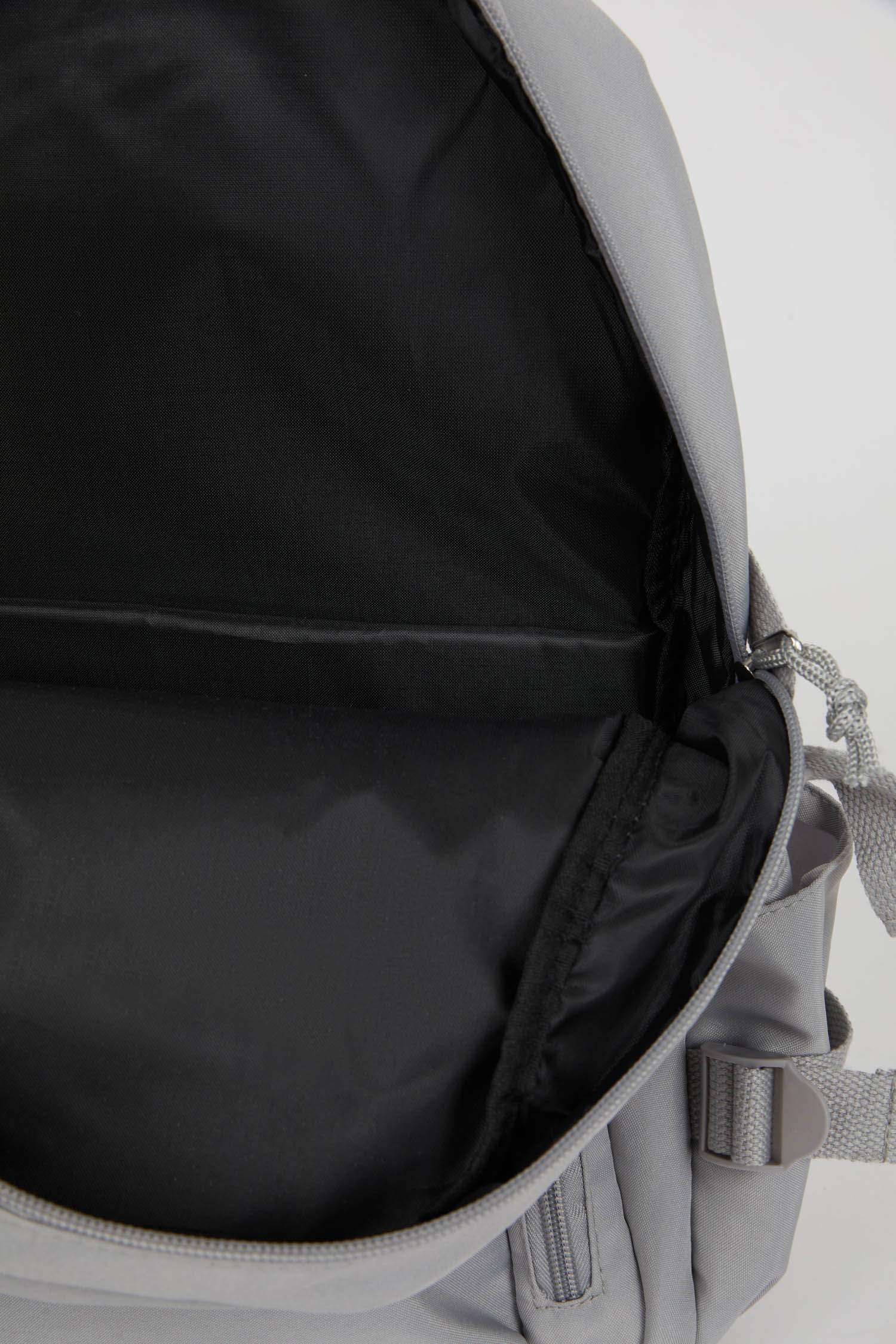 جنطة مدرسة للجنسين