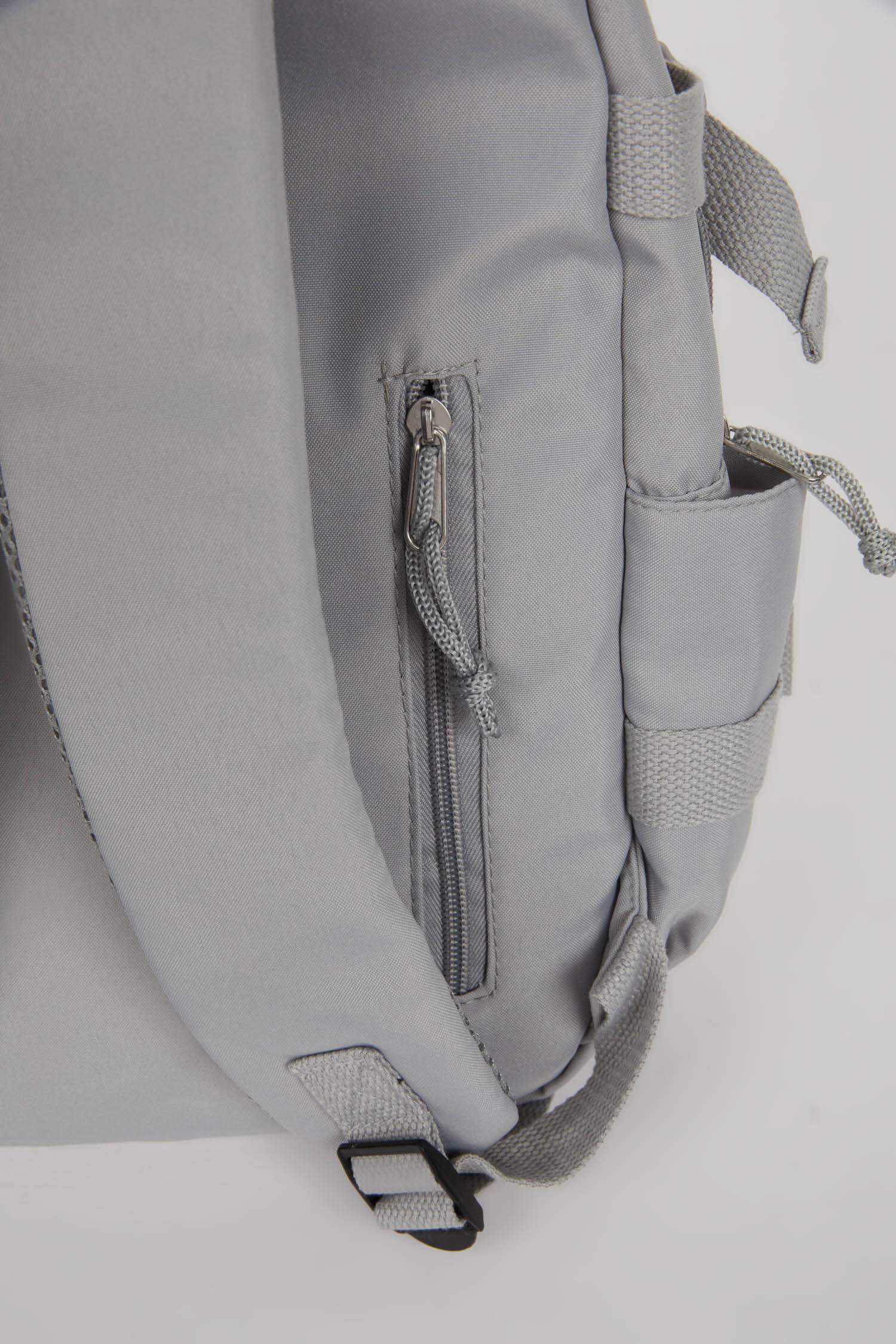 جنطة مدرسة للجنسين