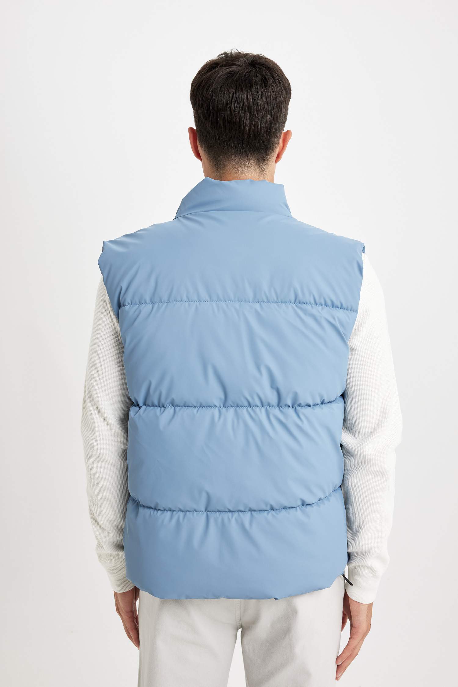 Su İtici Regular Fit Dik Yaka Fermuarlı İç Cepli Mevsimlik Şişme Yelek