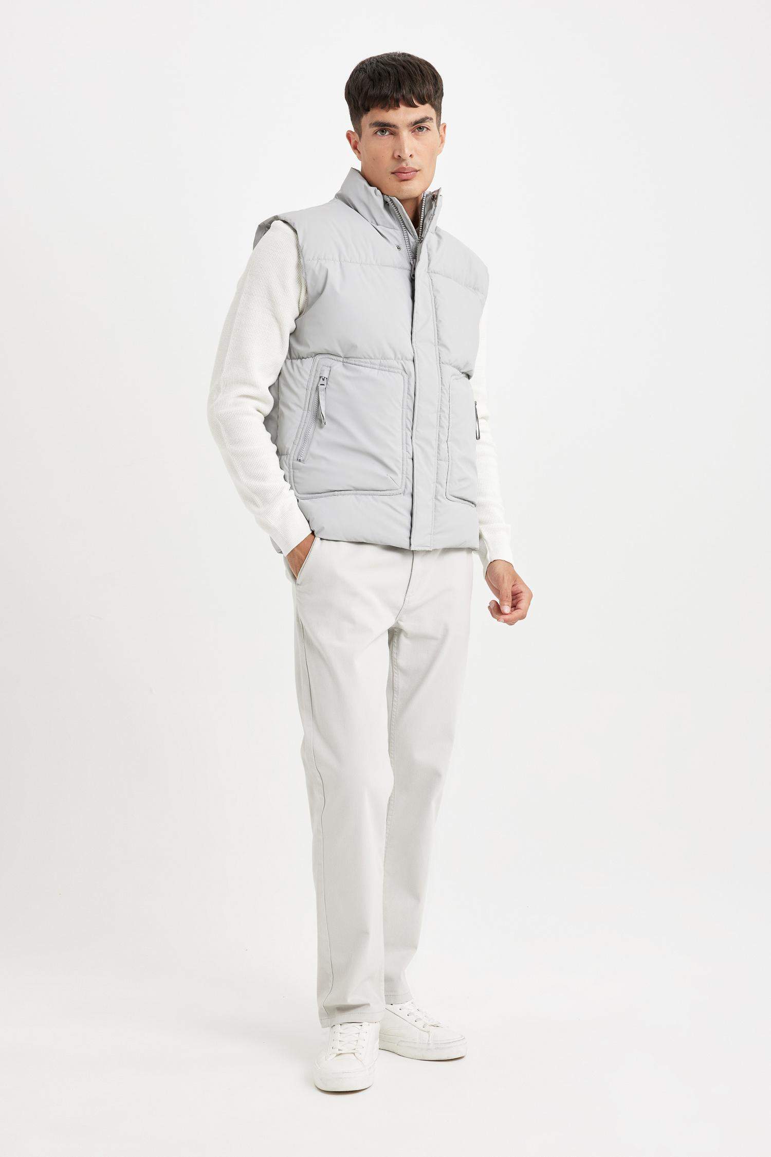 Su İtici Regular Fit Dik Yaka Fermuarlı İç Cepli Mevsimlik Şişme Yelek