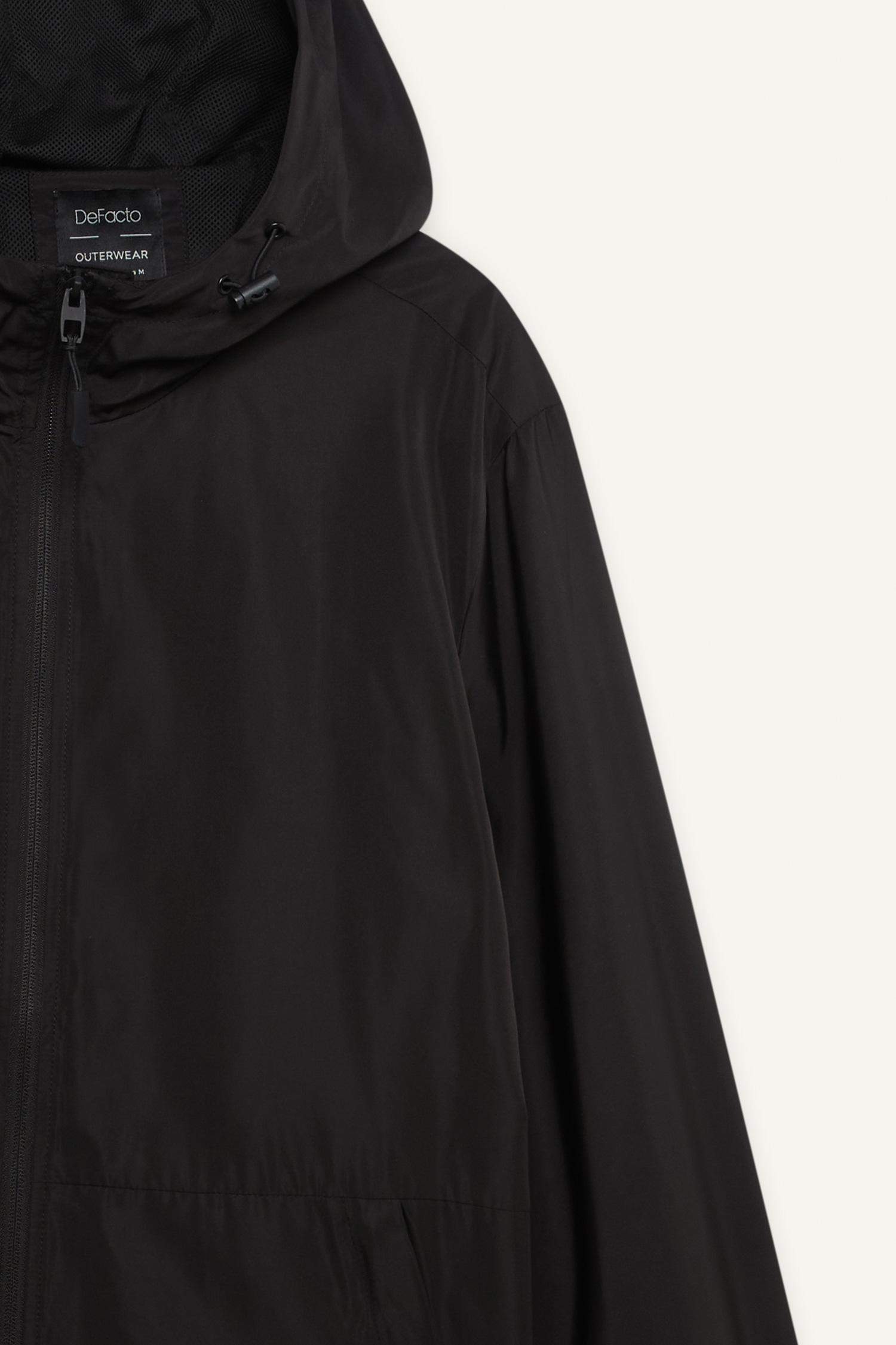 جاكيت خفيف سليم فيت بكابيشون وتر بروف