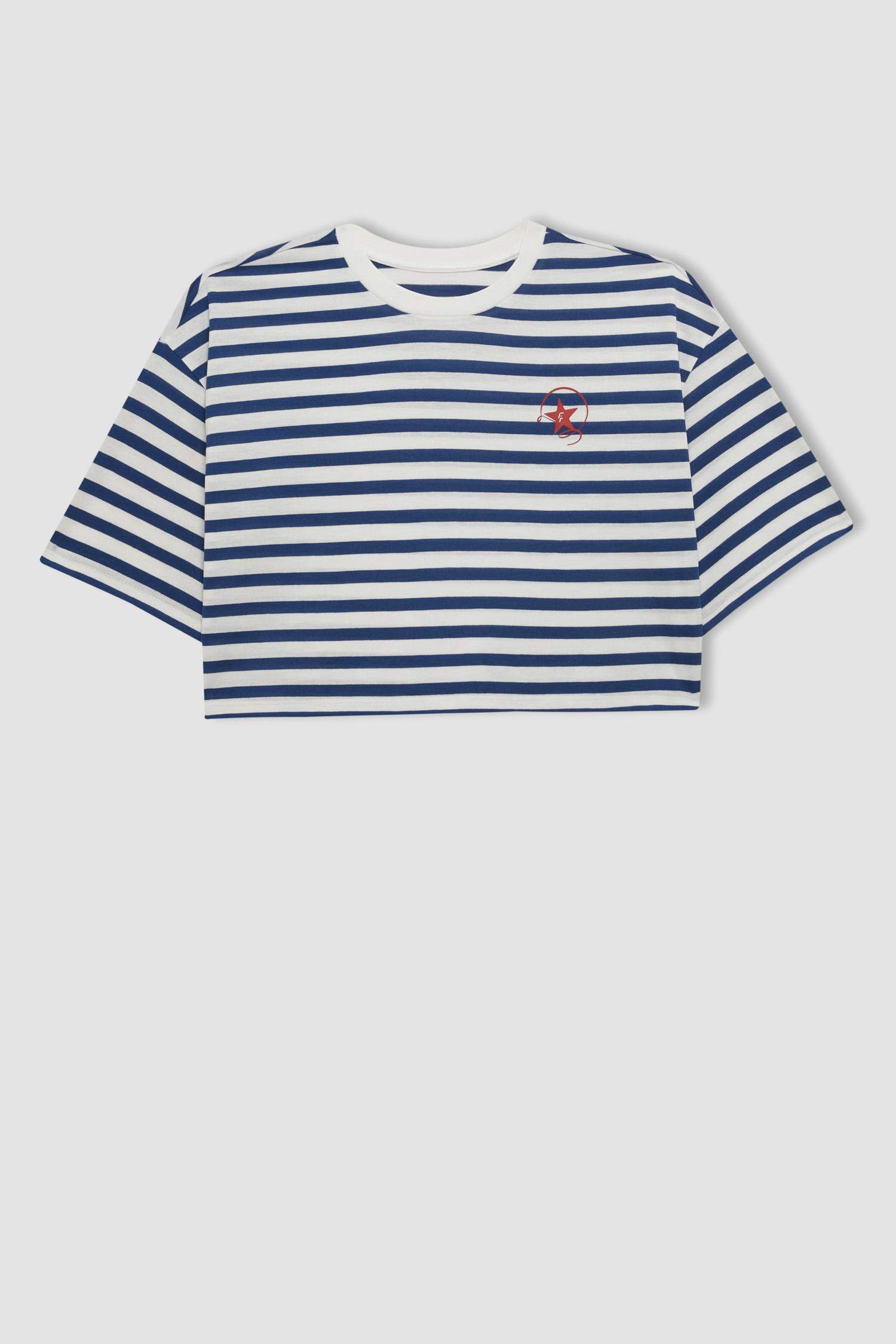 تيشيرت كروب توب رياضي مخطط