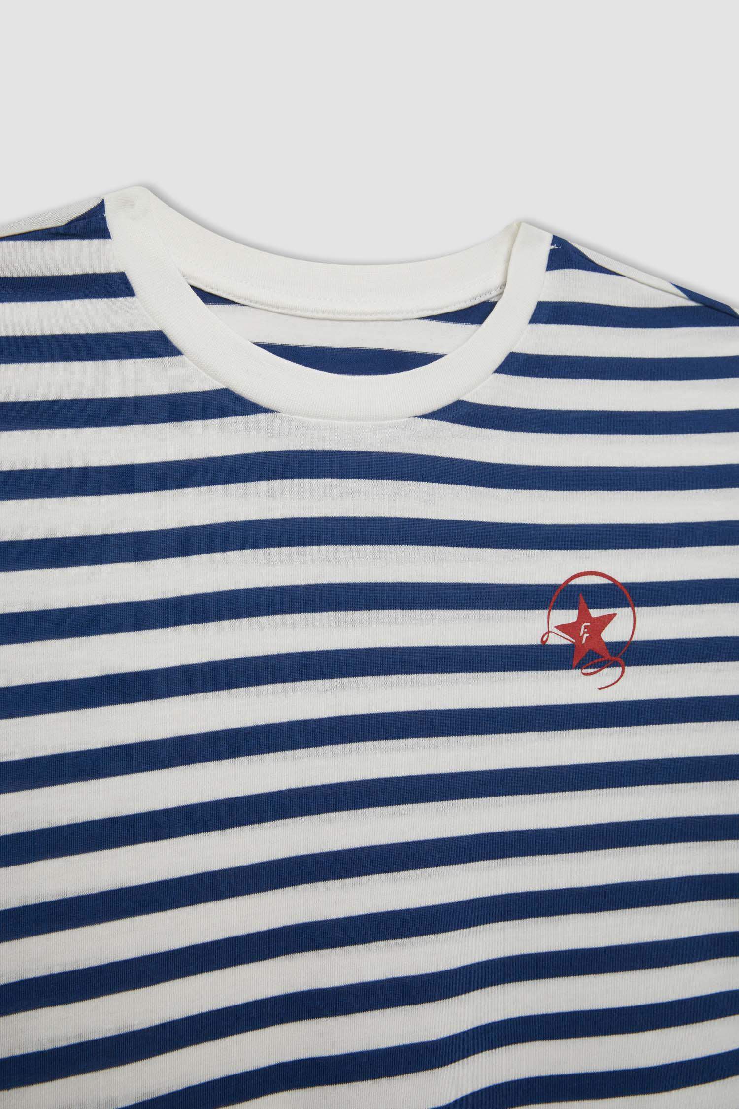 تيشيرت كروب توب رياضي مخطط