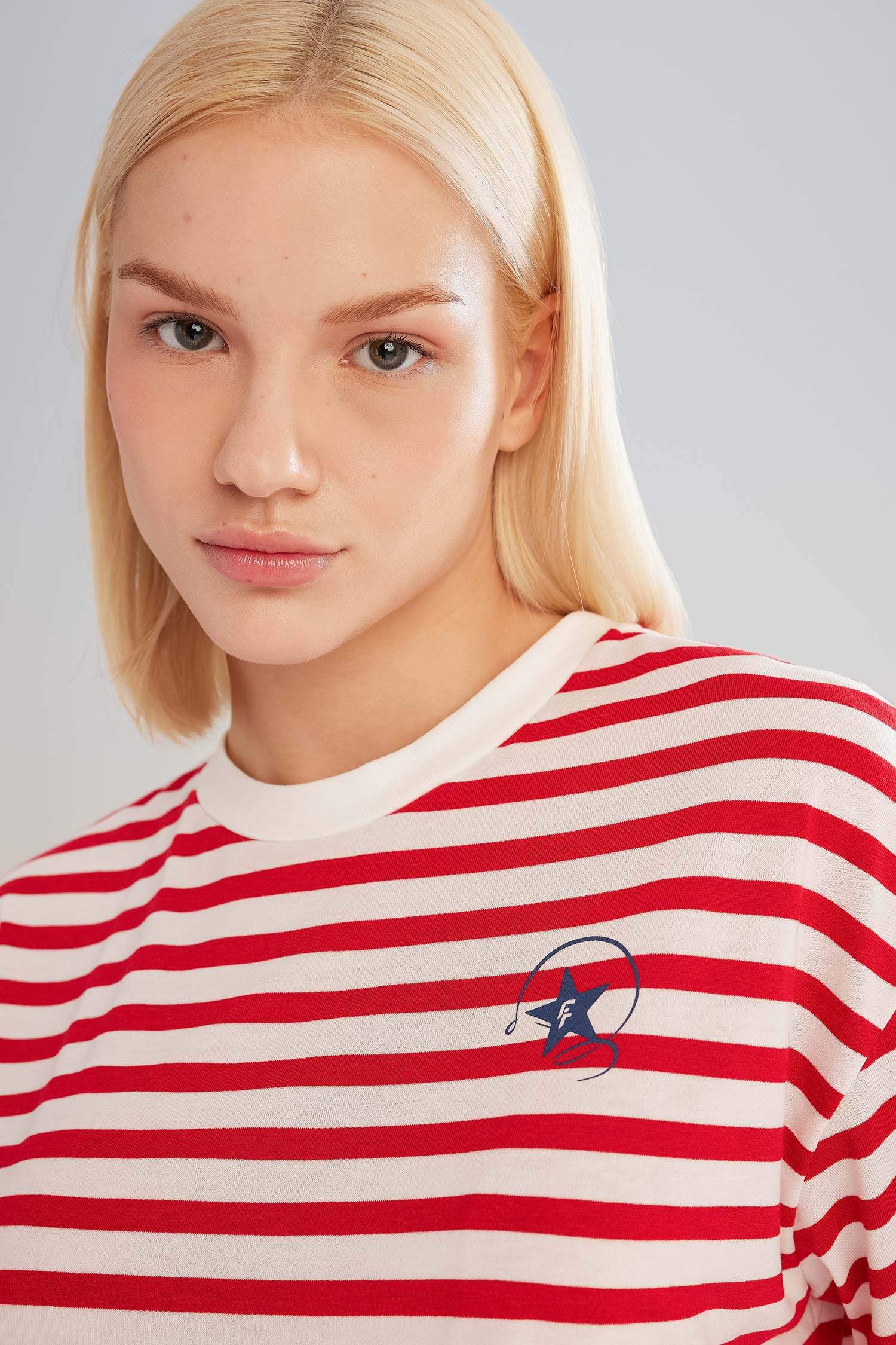 تيشيرت كروب توب مخطط رياضي من DeFactoFit