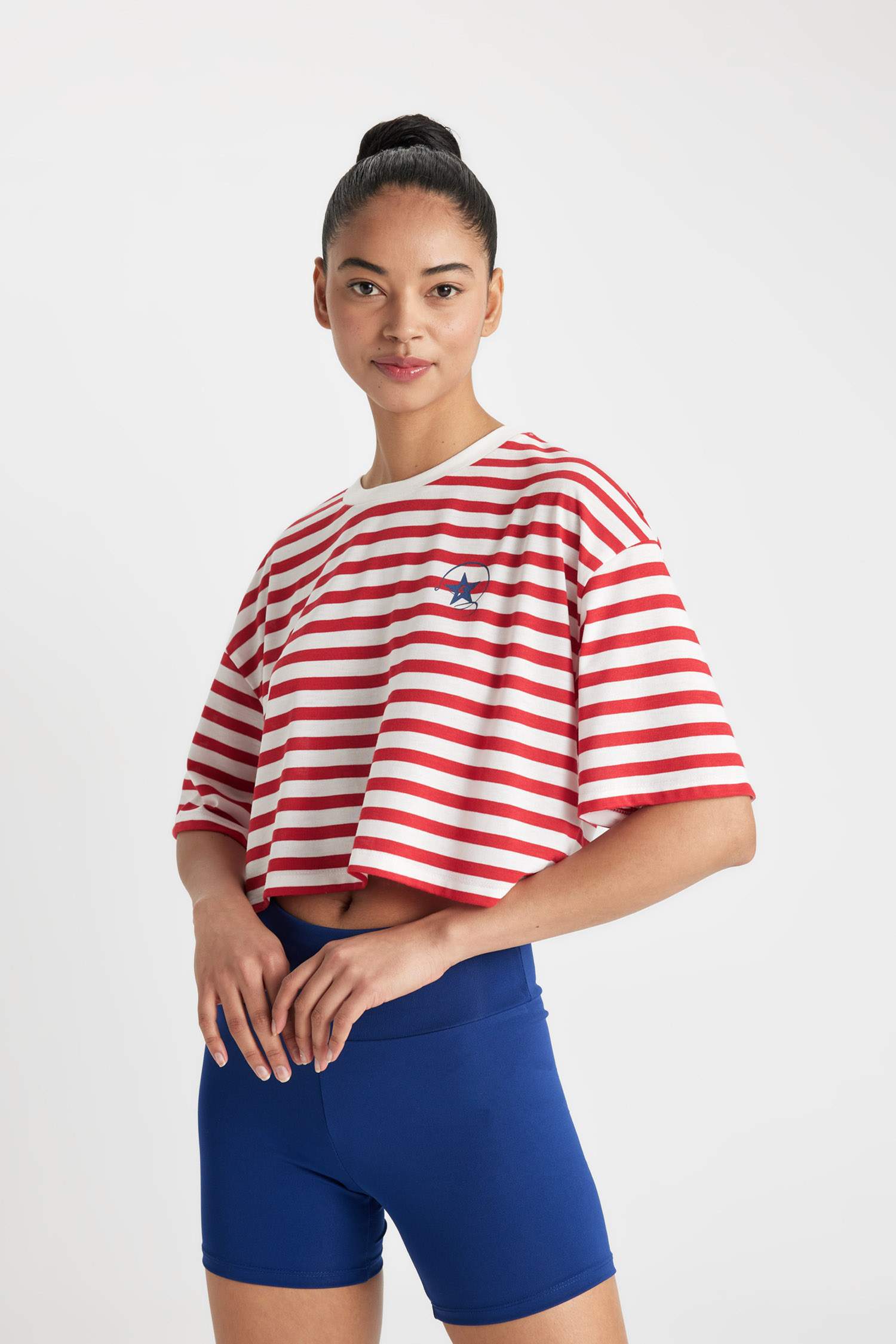 تيشيرت كروب توب مخطط رياضي من DeFactoFit