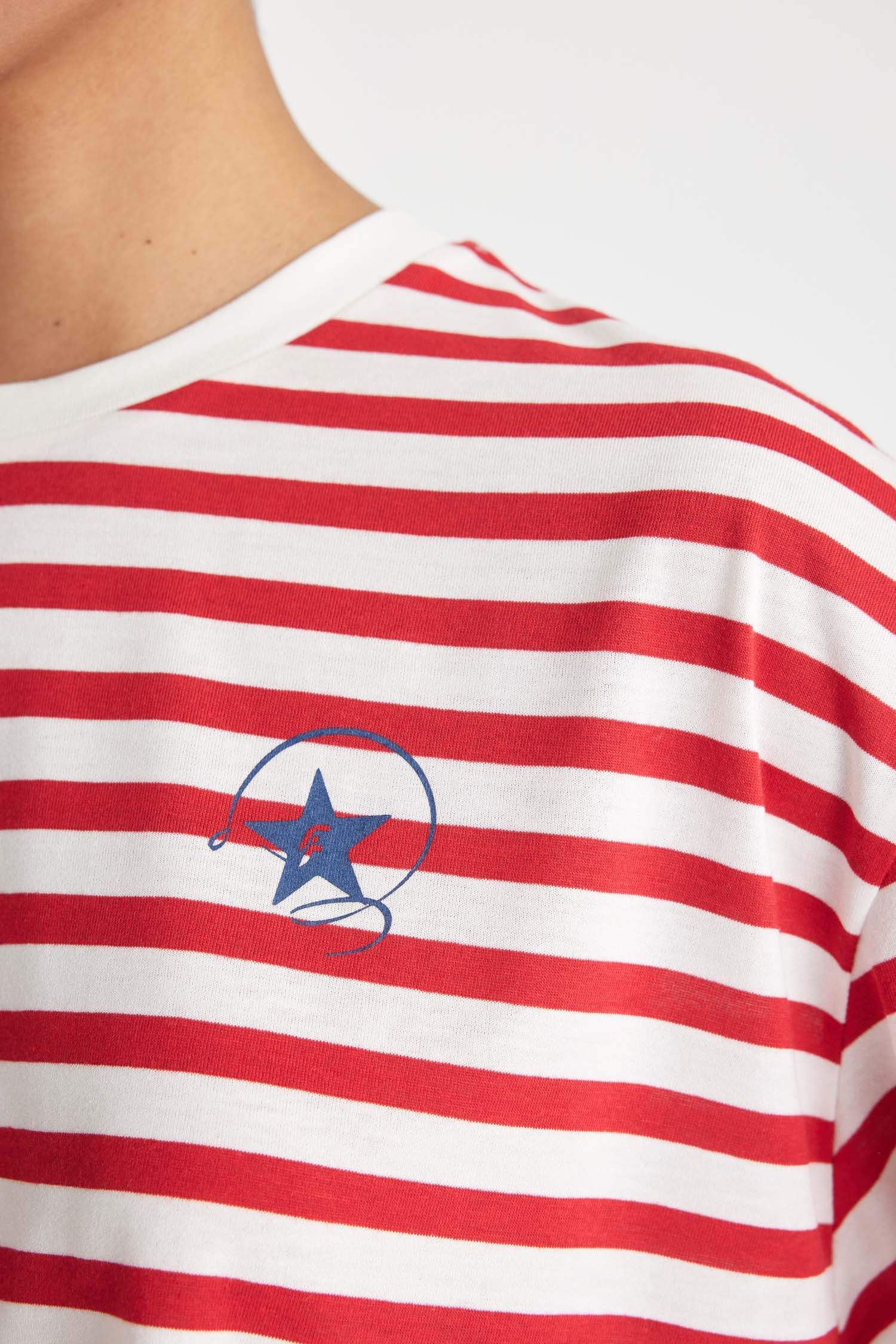 تيشيرت كروب توب مخطط رياضي من DeFactoFit