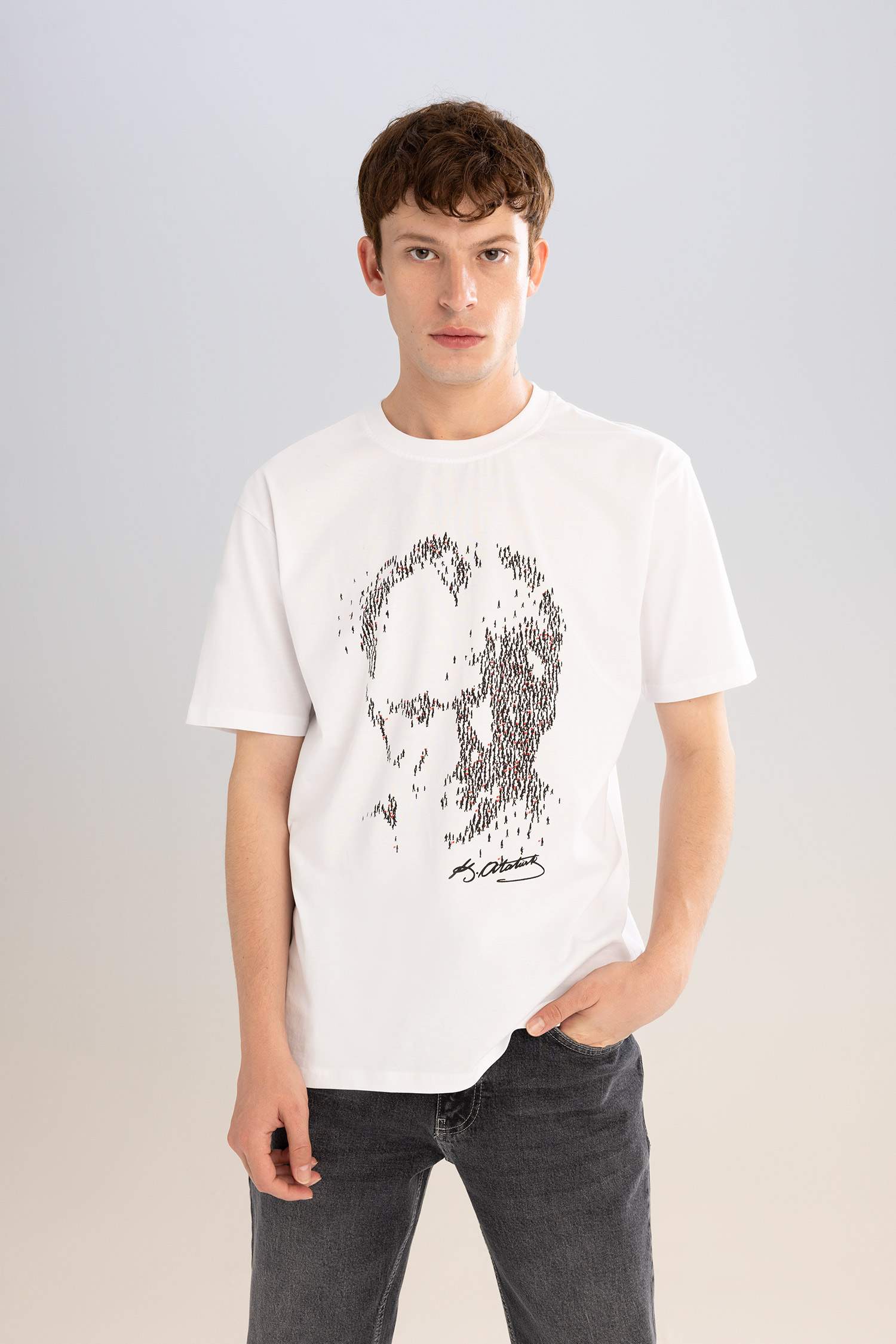 T-Shirt coupe régulière imprimé au dos à Col Rond