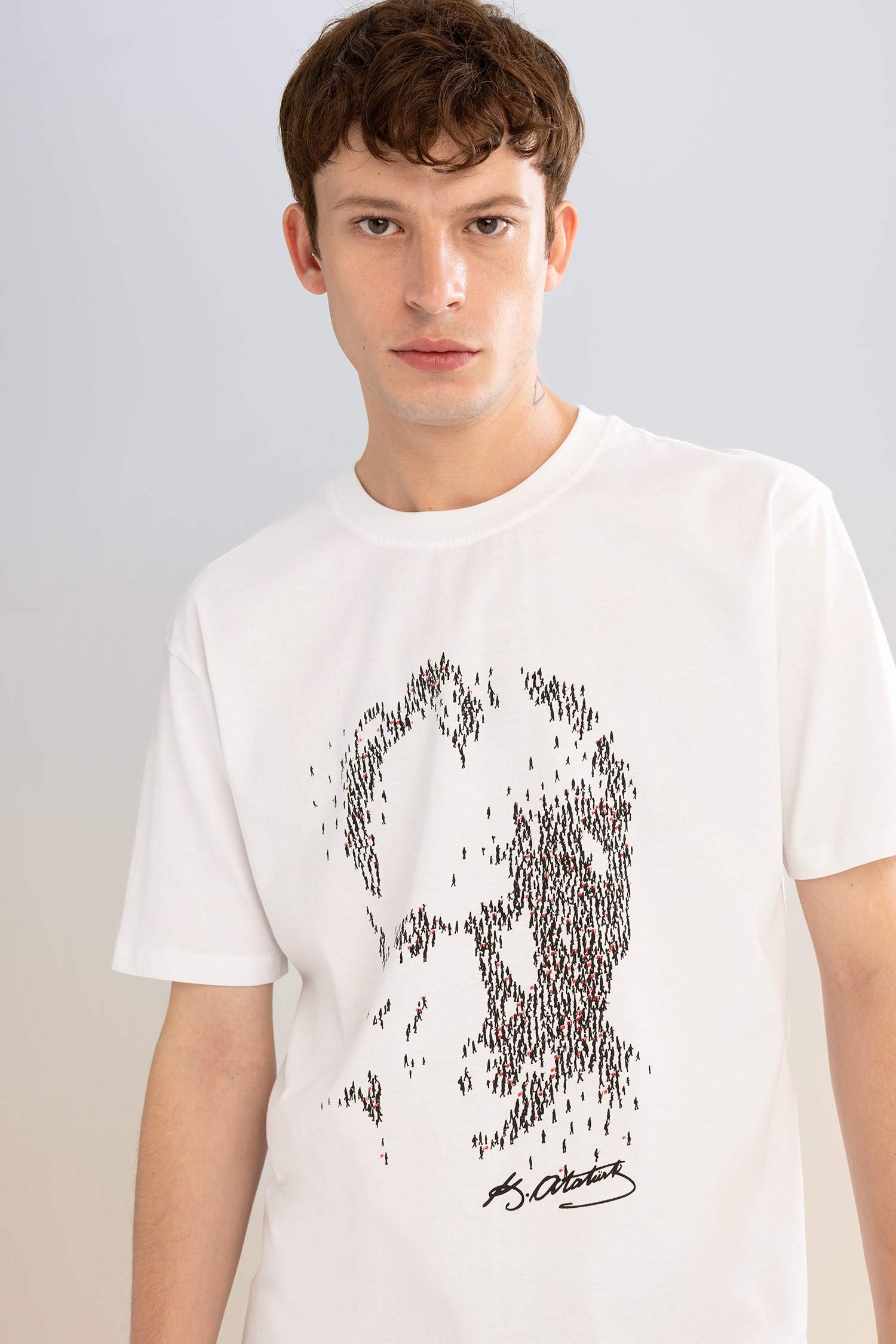 T-Shirt coupe régulière imprimé au dos à Col Rond