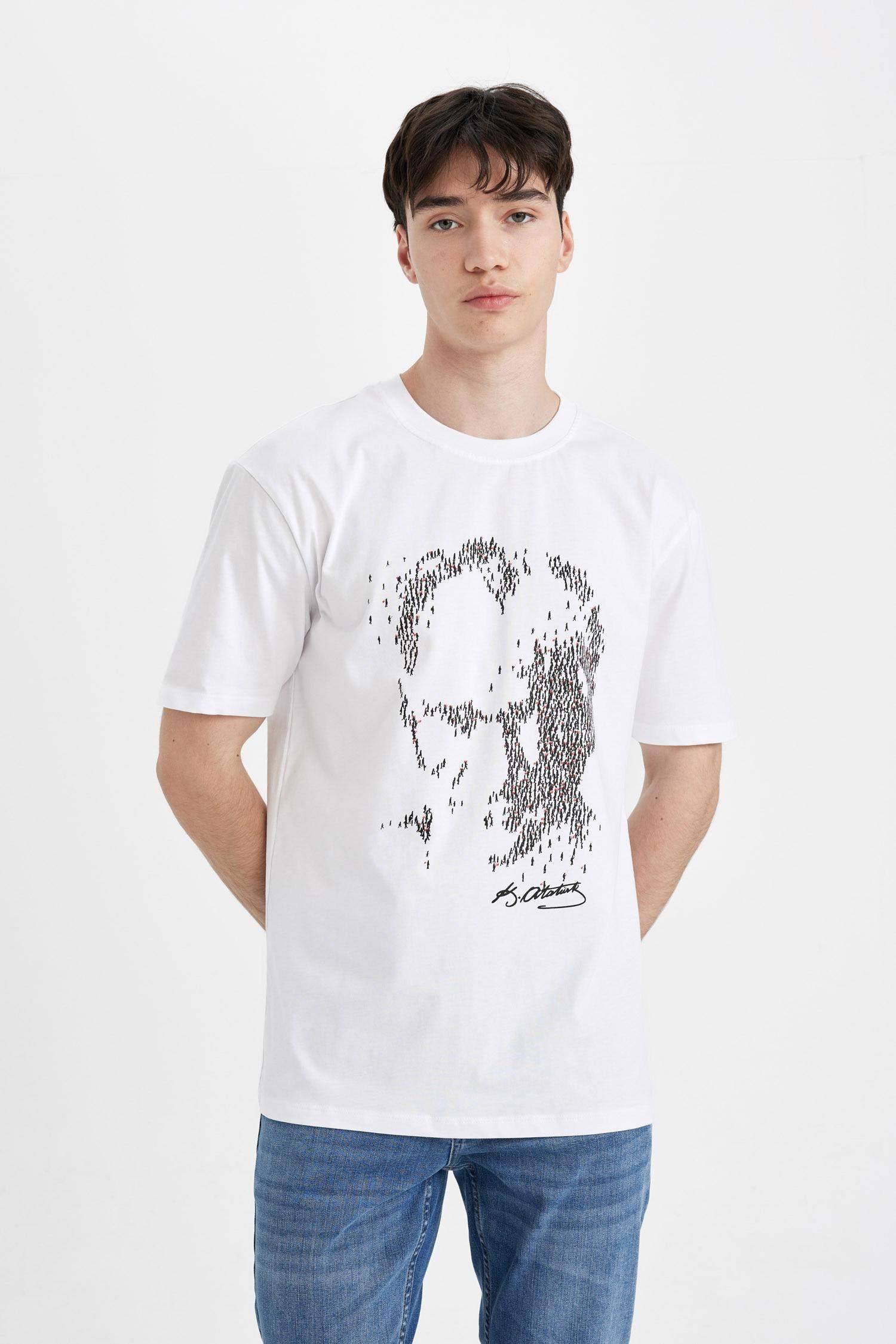 T-Shirt coupe régulière imprimé au dos à Col Rond