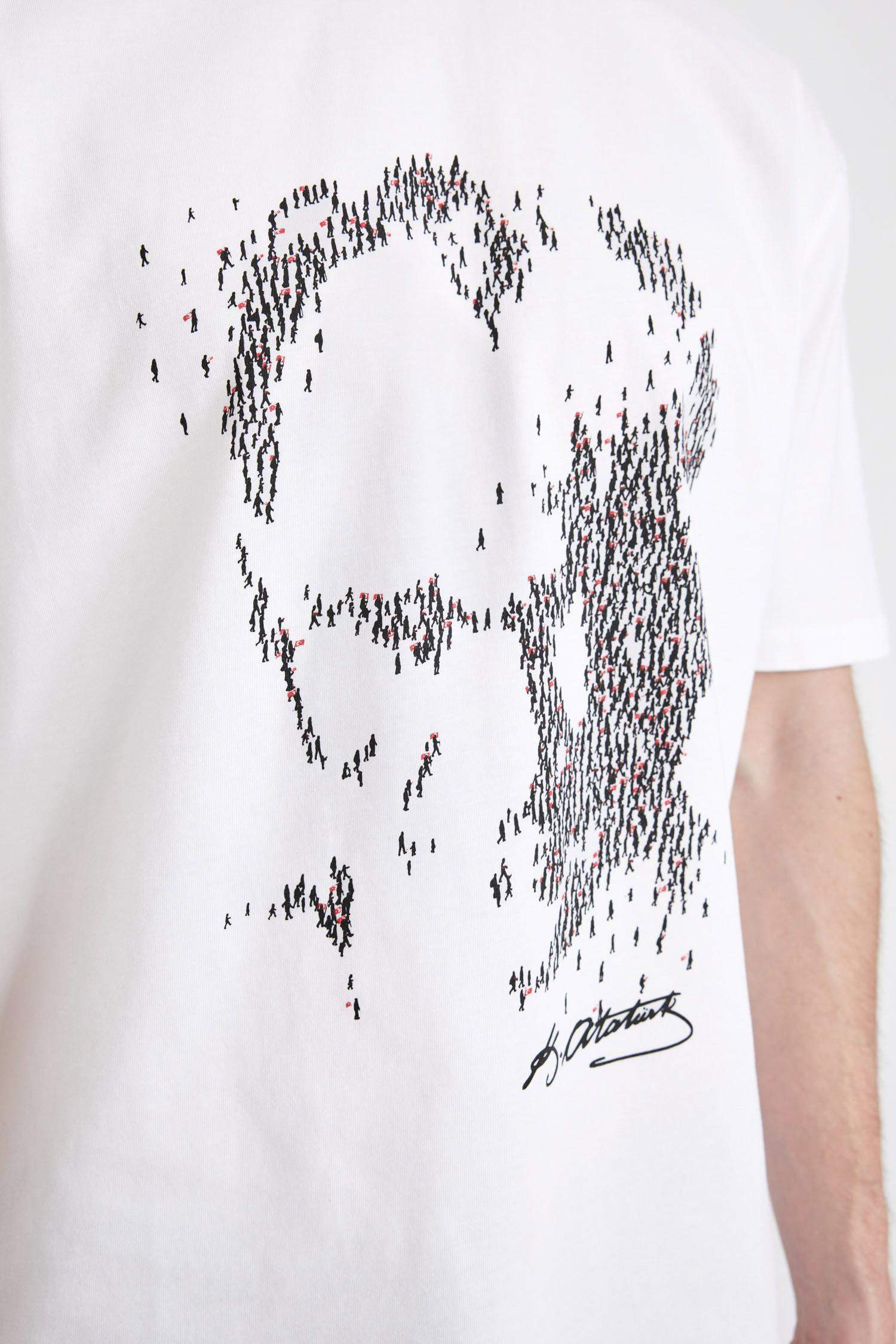 T-Shirt coupe régulière imprimé au dos à Col Rond