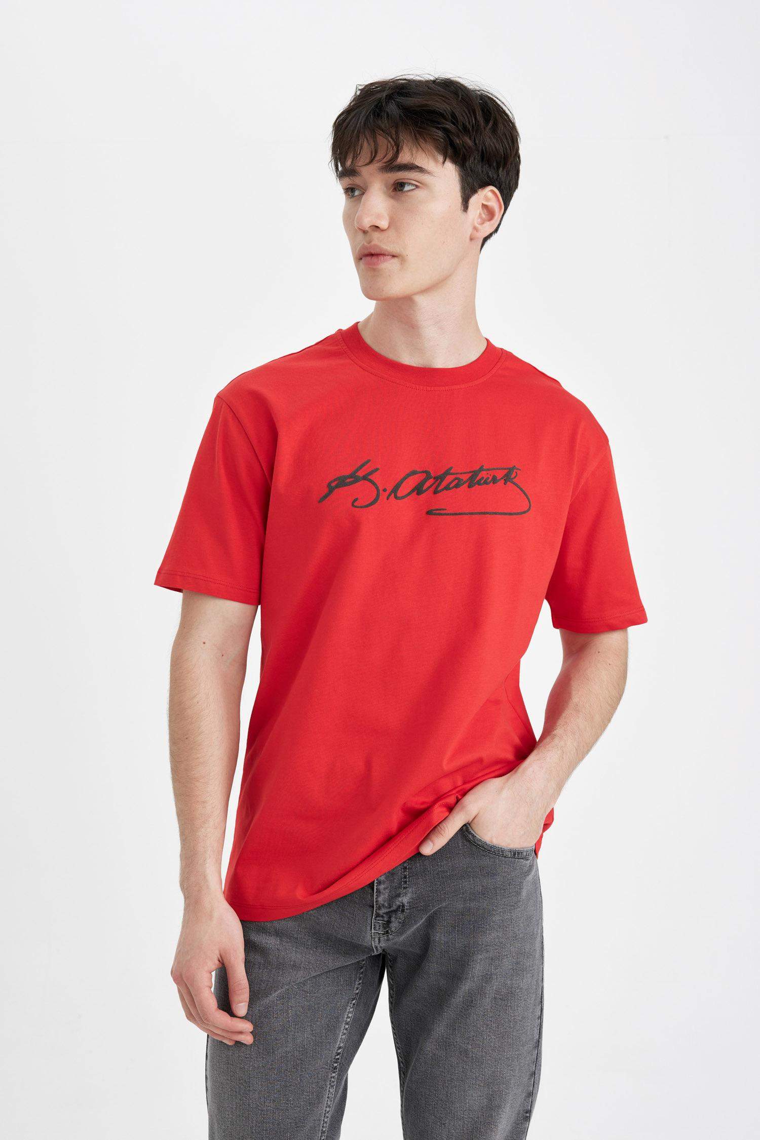 T-Shirt coupe régulière à Col Rond et à Manches Courtes avec impression