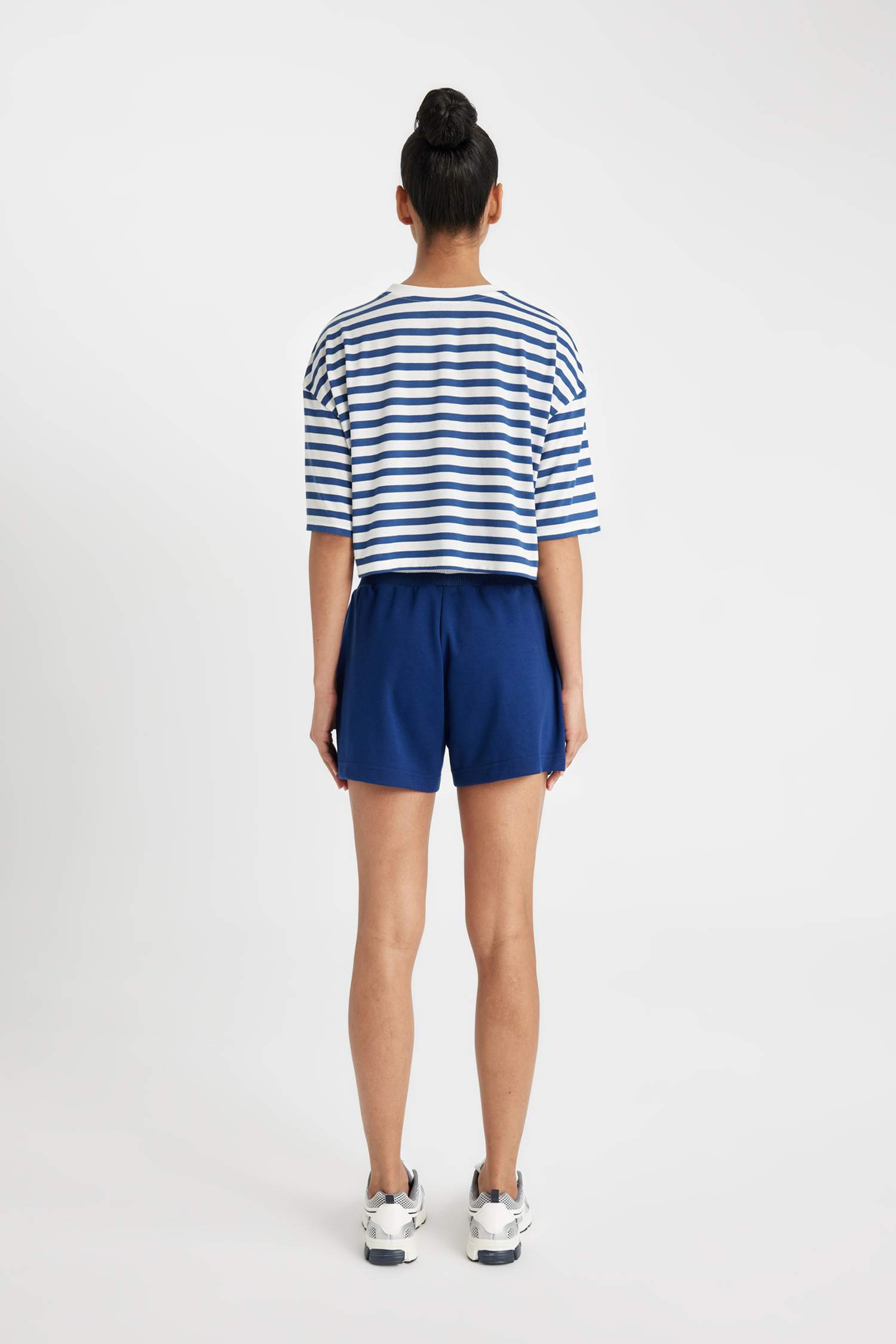 شورت رياضي قصة عادية من DeFactoFit