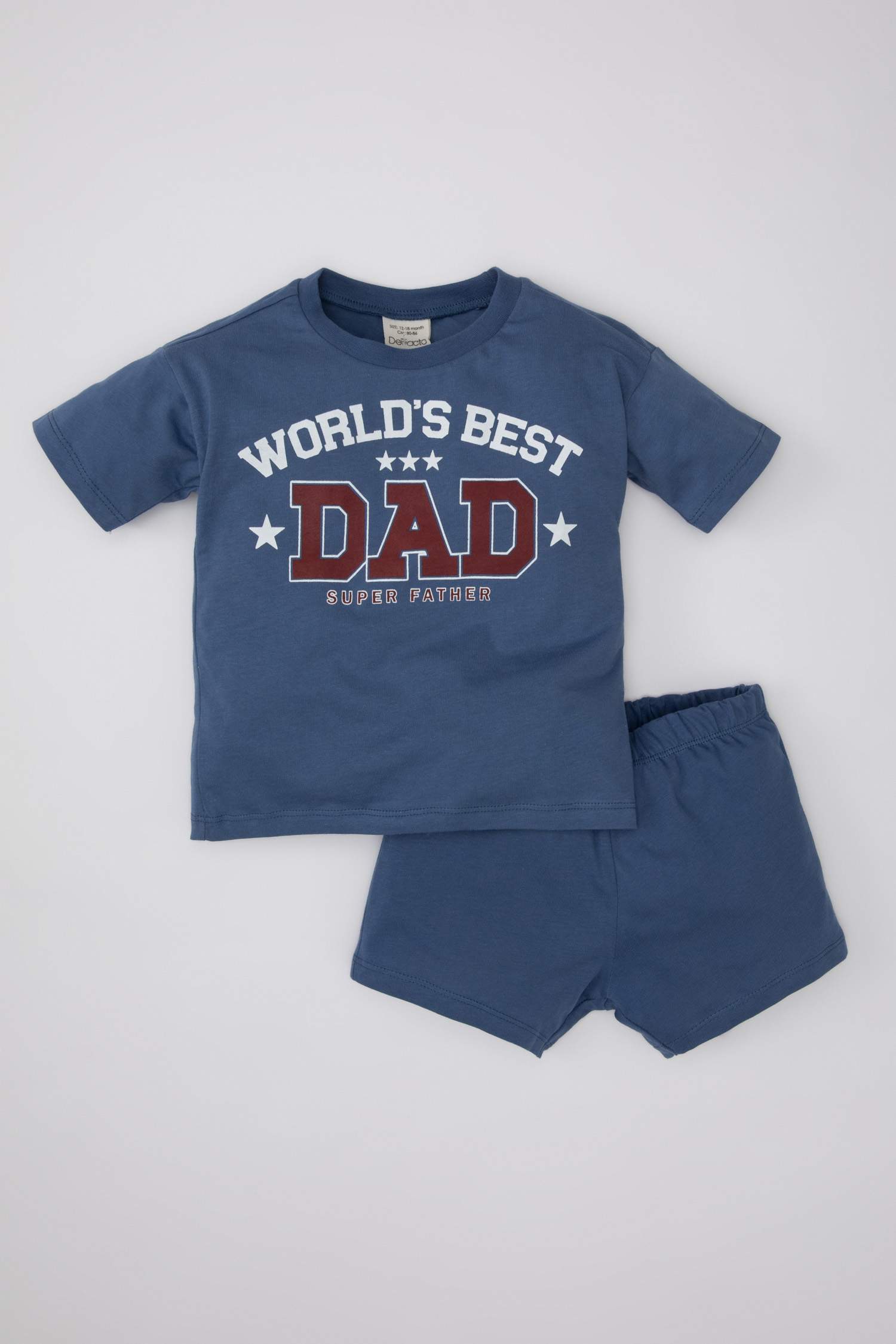 سيت ولادي تي شيرت وشورت بطبعة شعار - قطعتين