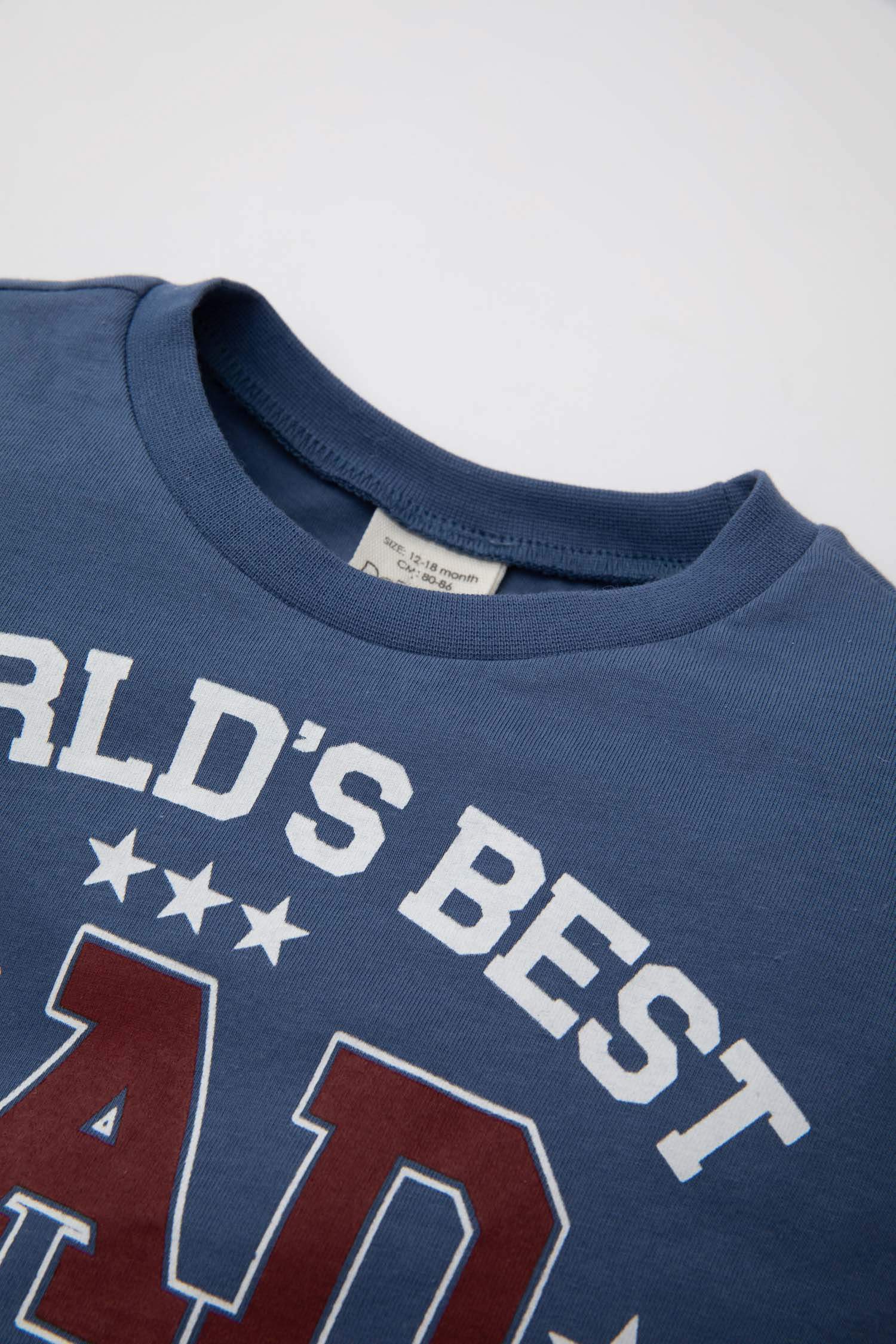 سيت ولادي تي شيرت وشورت بطبعة شعار - قطعتين