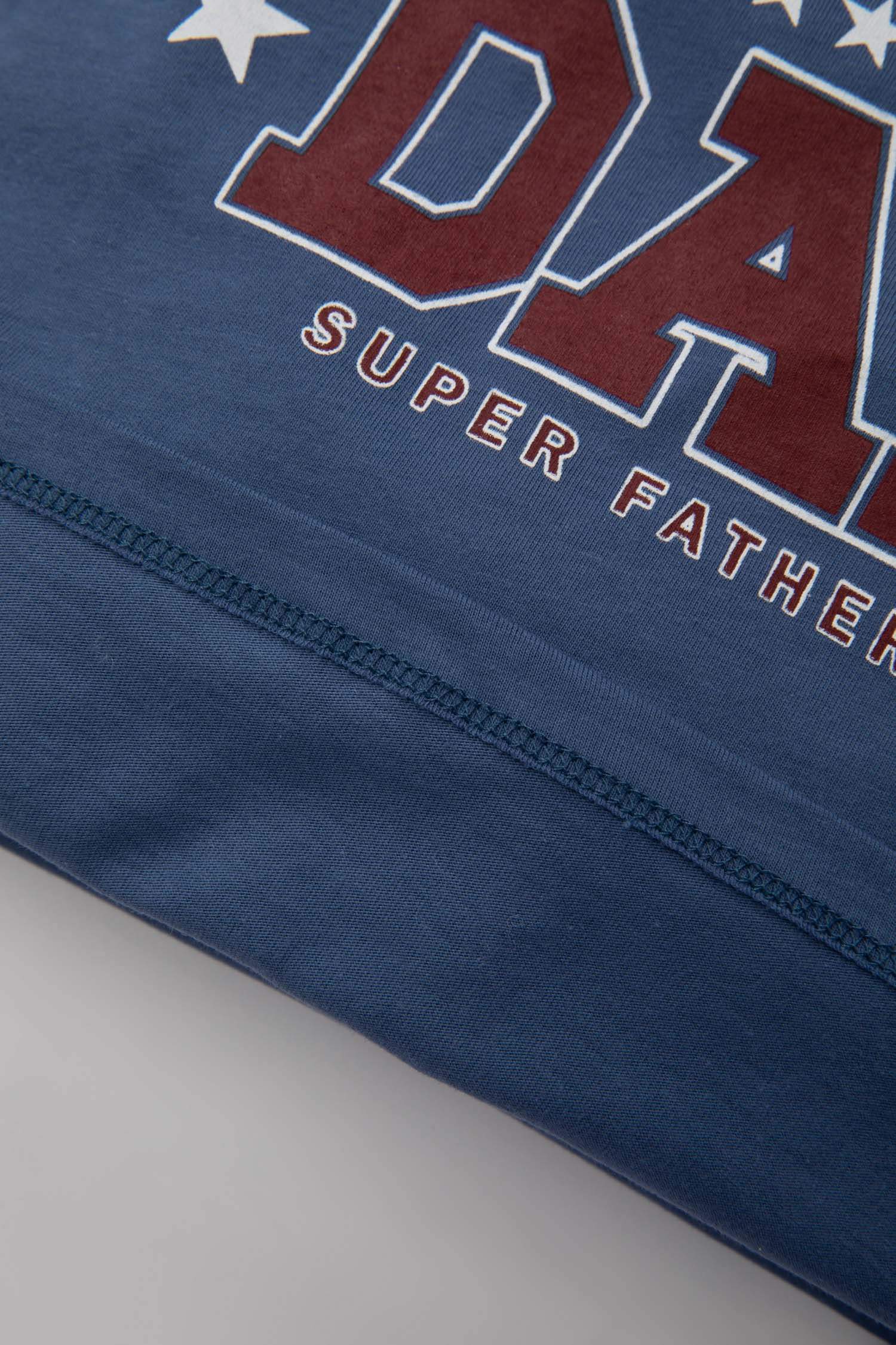 سيت ولادي تي شيرت وشورت بطبعة شعار - قطعتين