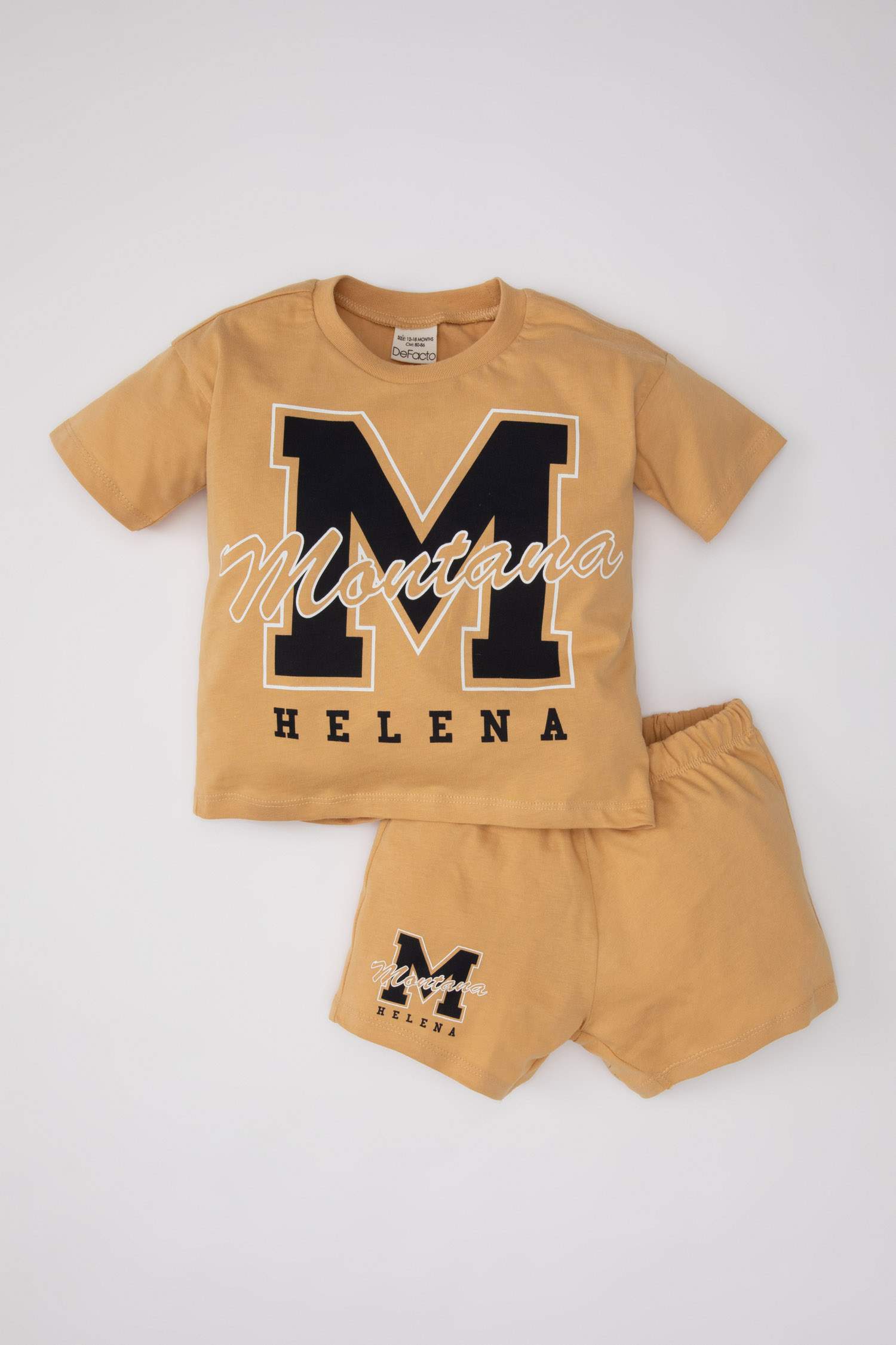 سيت ولادي تيشيرت وشورت بطبعة شعار - قطعتين