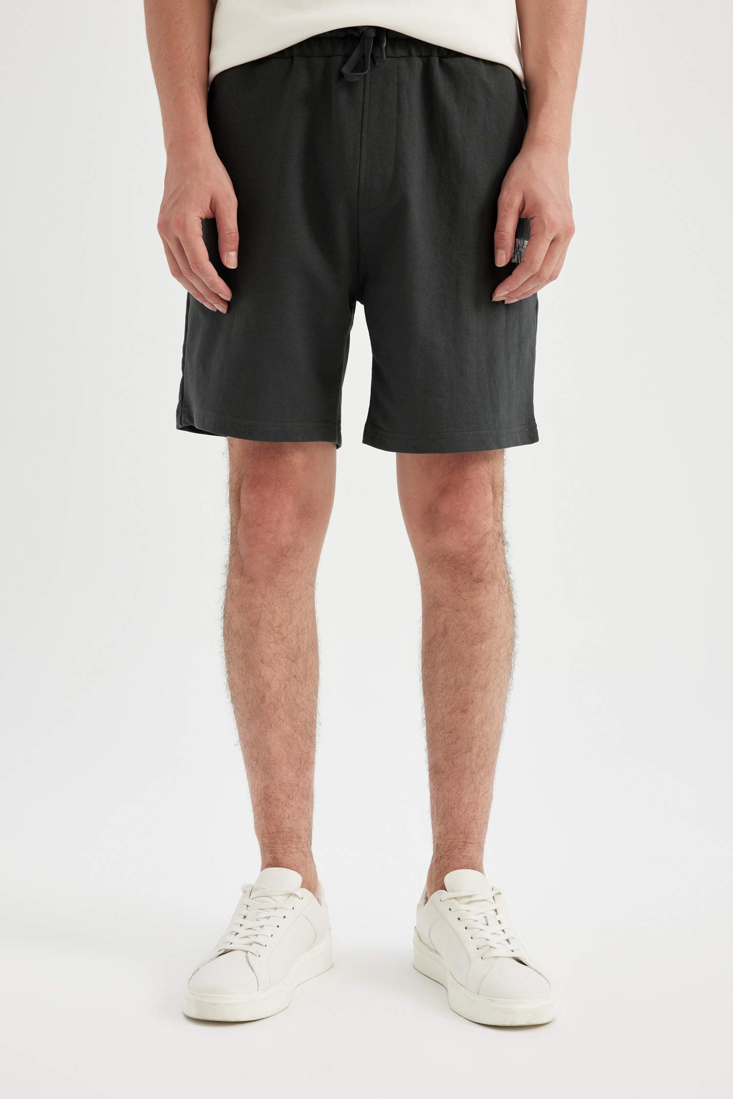 Marvel Logo Only Regular Fit Straight Fit Shorts