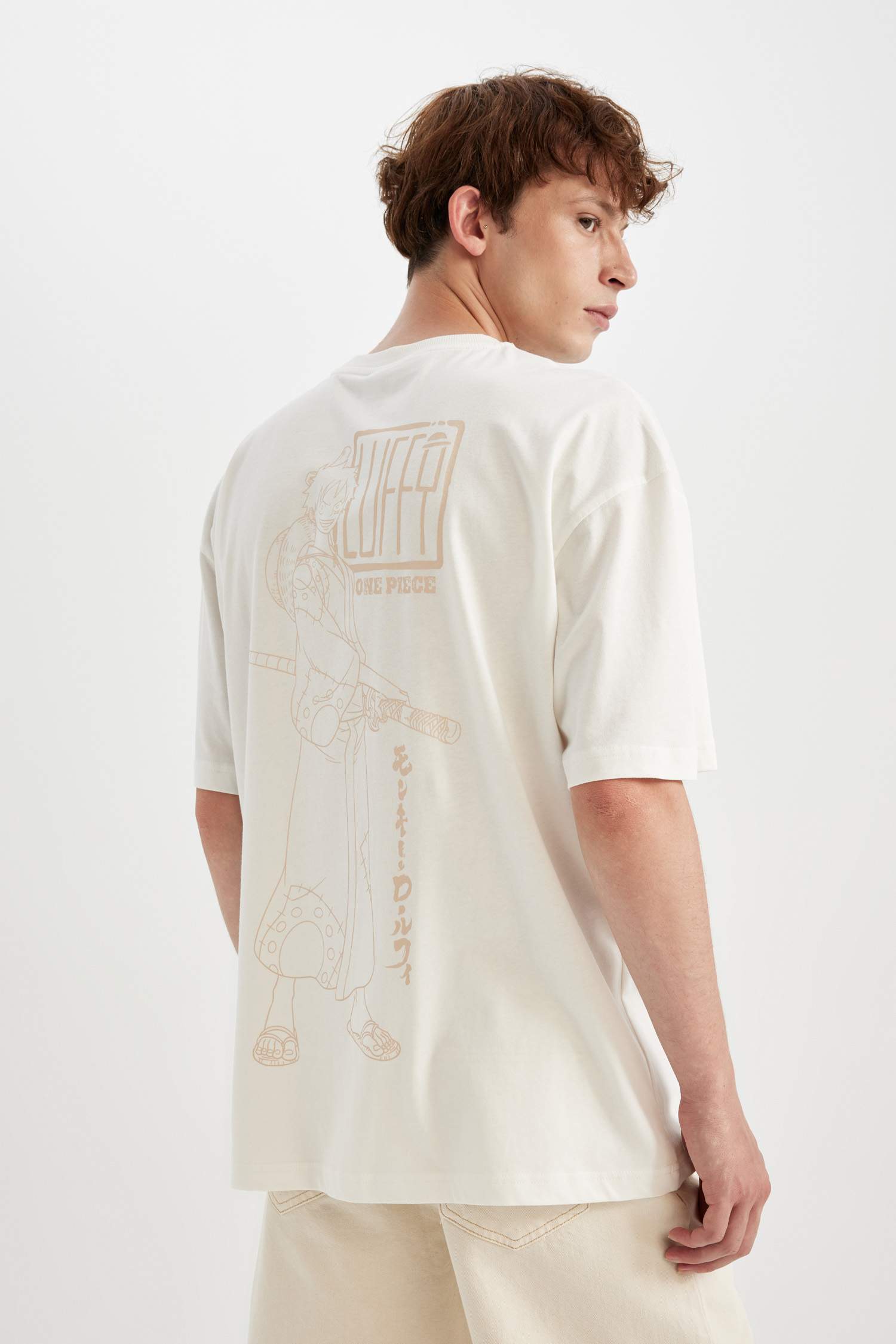 تيشيرت قطن اوفر سايز مطبوع برقبة مستديرة من ون بيس