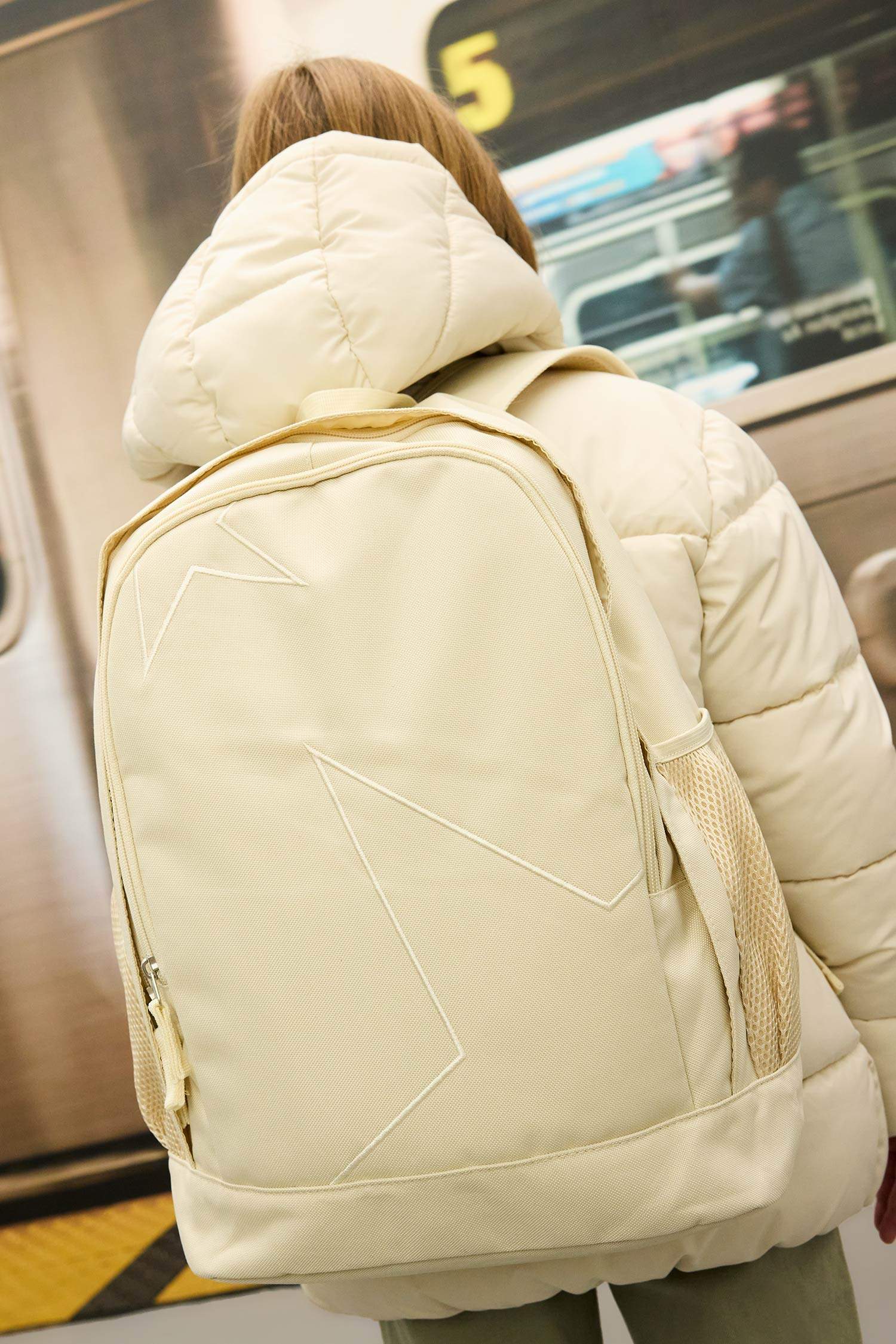 جنطة ظهر بناتي