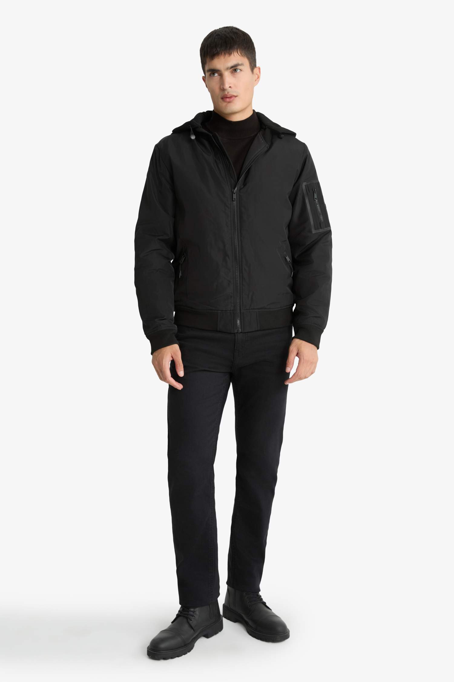 جاكيت بومبر وتر بروف جلد صناعي سليم فيت بجيب من الداخل