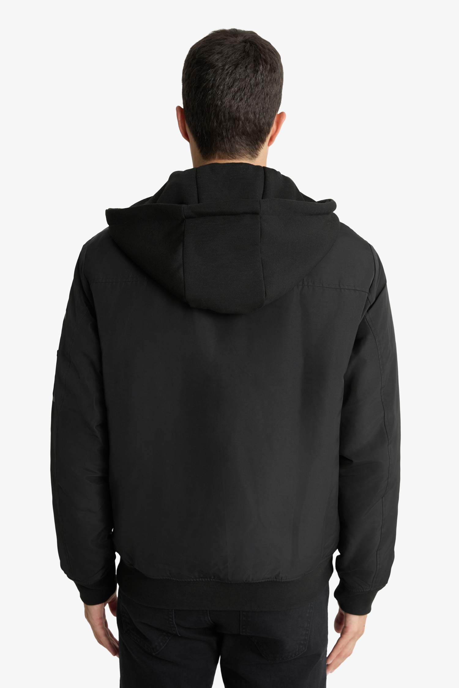 جاكيت بومبر وتر بروف جلد صناعي سليم فيت بجيب من الداخل