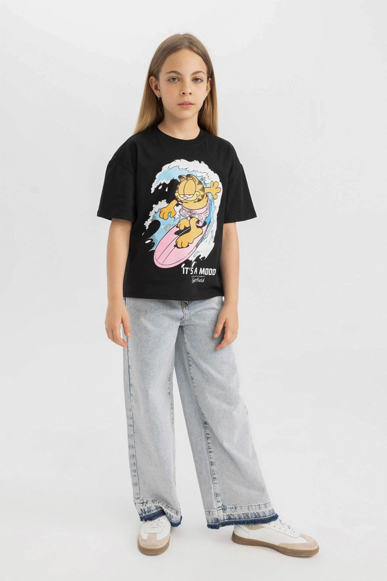 Kız Çocuk Garfield Relax Fit Bisiklet Yaka Kısa Kollu Tişört