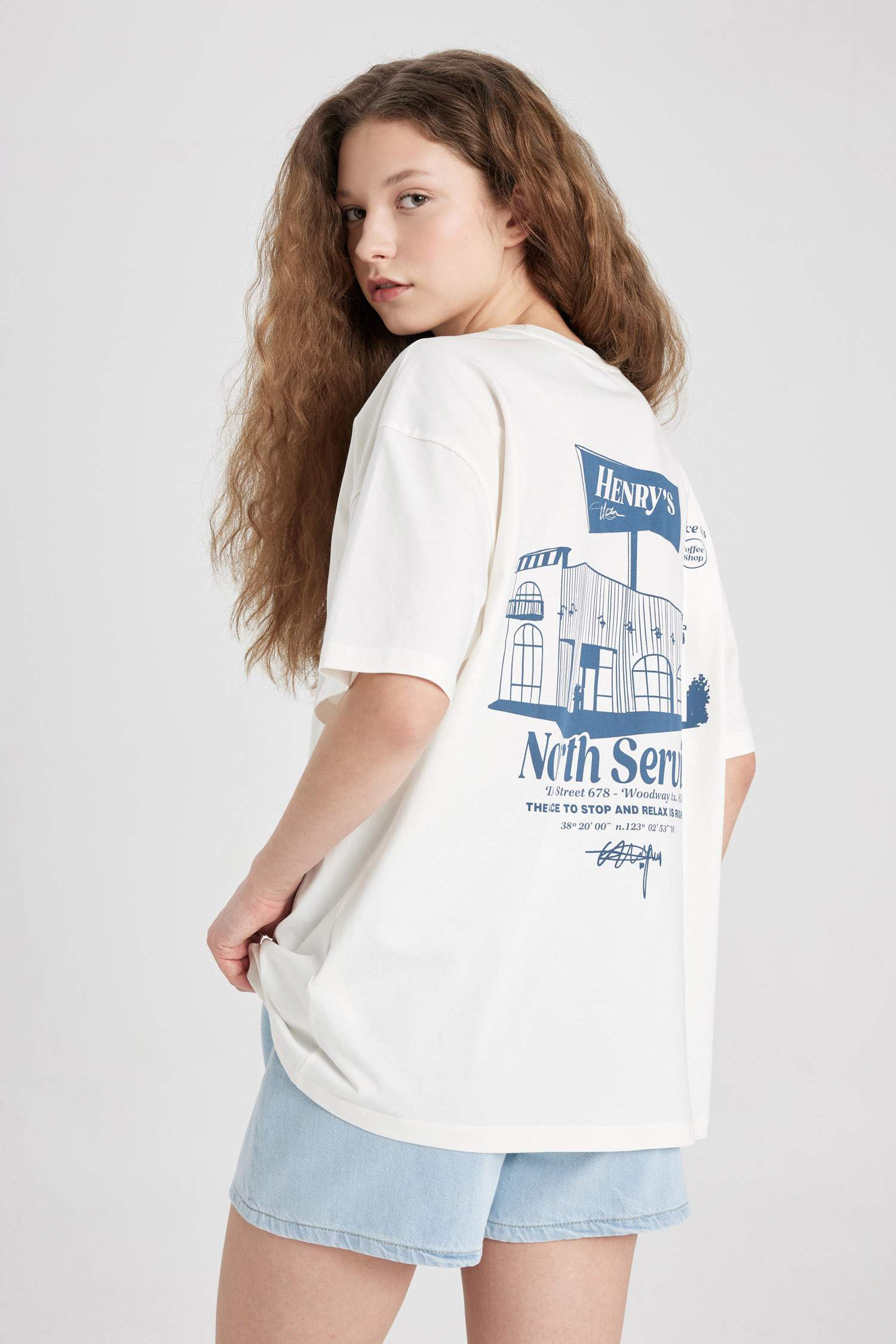 Oversize Fit Crew Neck Short Sleeve T-Shirt