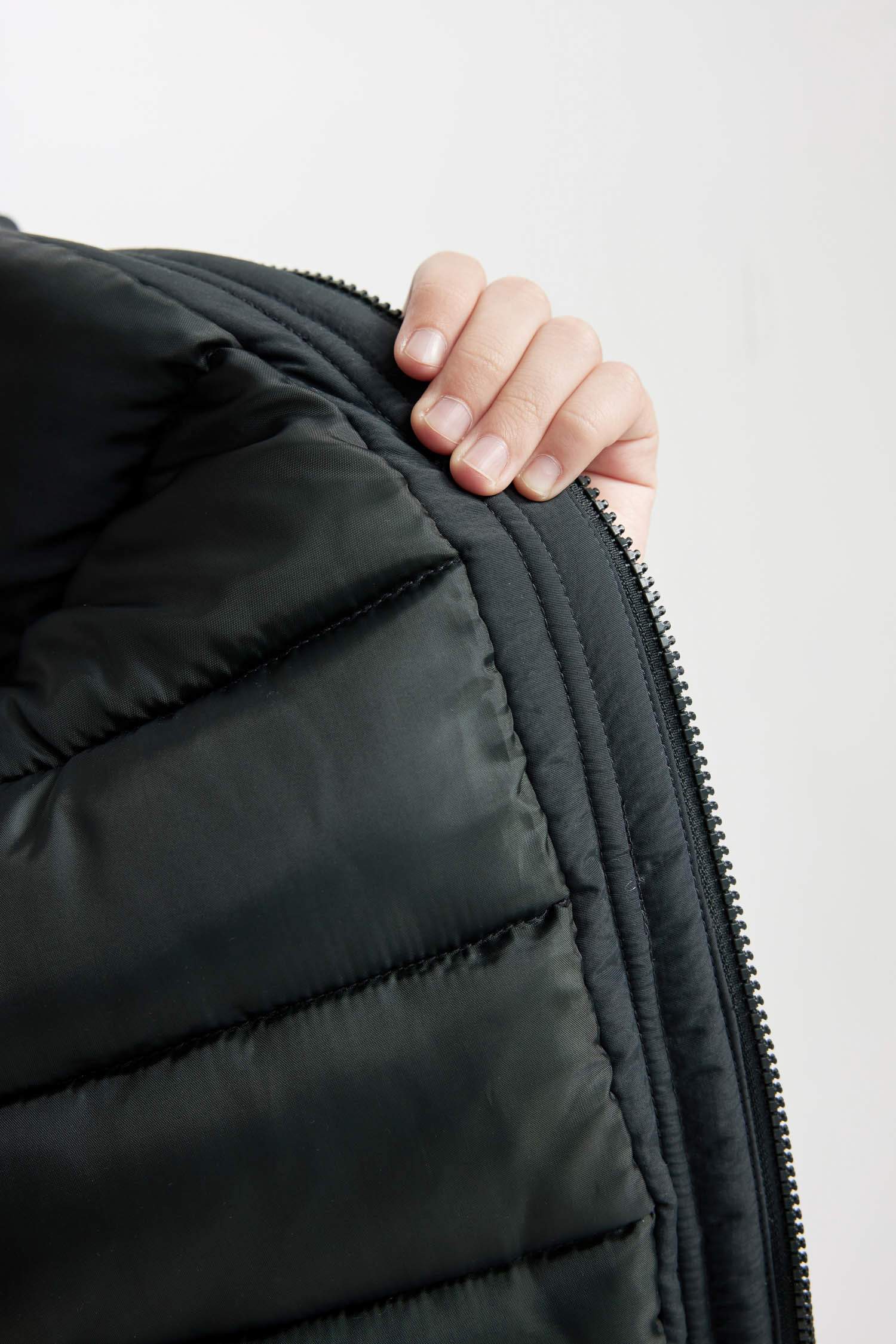 Manteau à capuche en fausse Fourrure amovible Coupe Régulière pour Garçon