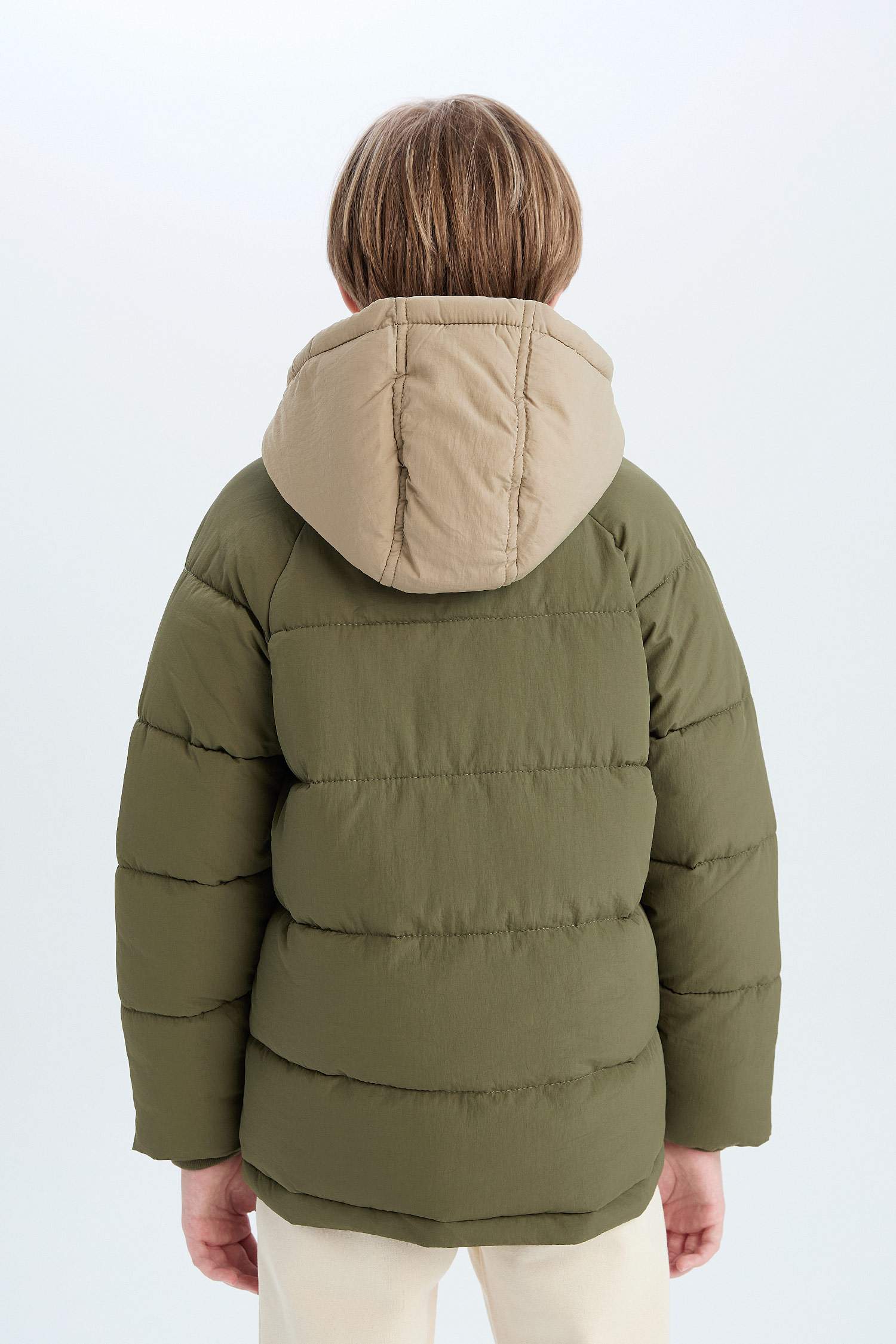 Erkek Çocuk Su Geçirmez Çıtçıtlı Fermuarlı Kapüşonlu Şişme Mont