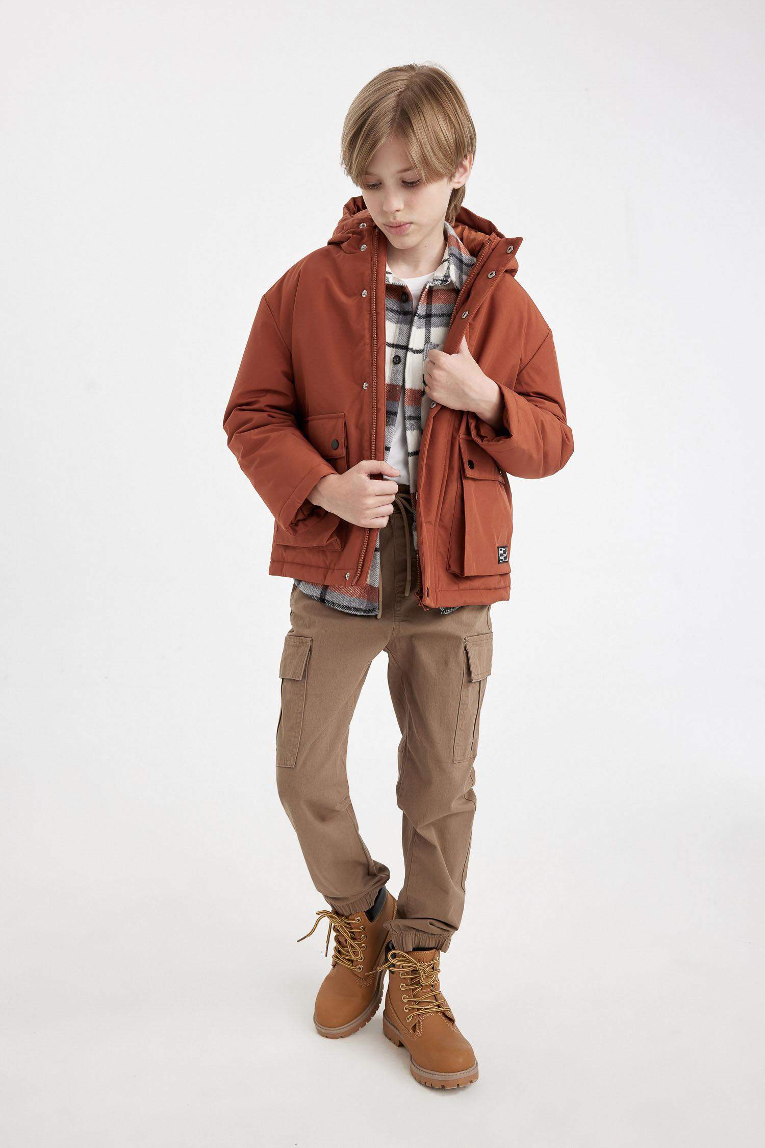 قمصلة نفخ ولادي بغطاء للرأس