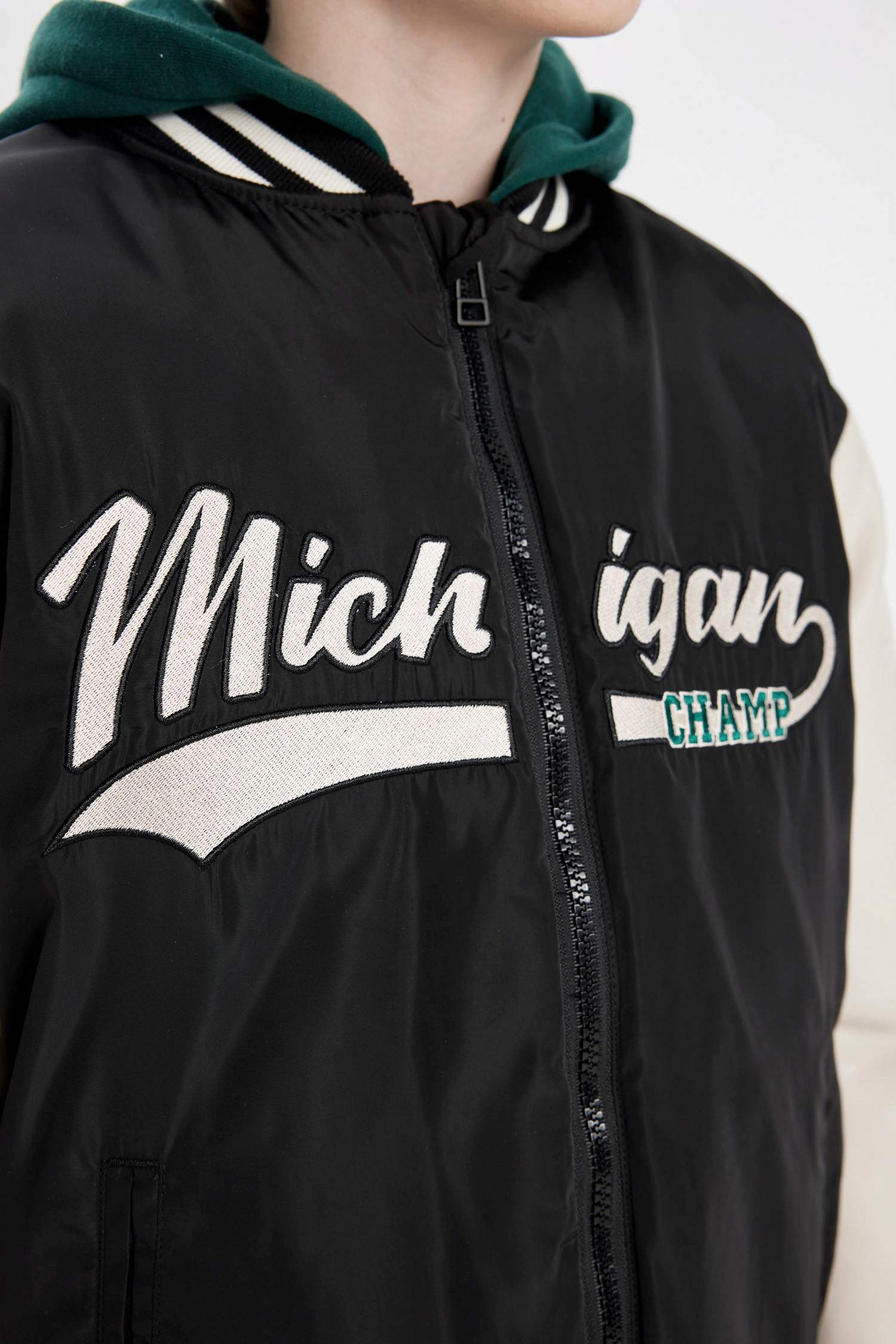 Erkek Çocuk Çıkarılabilir Kapüşonlu Kolej Yaka Fermuarlı Bomber Ceket Mont