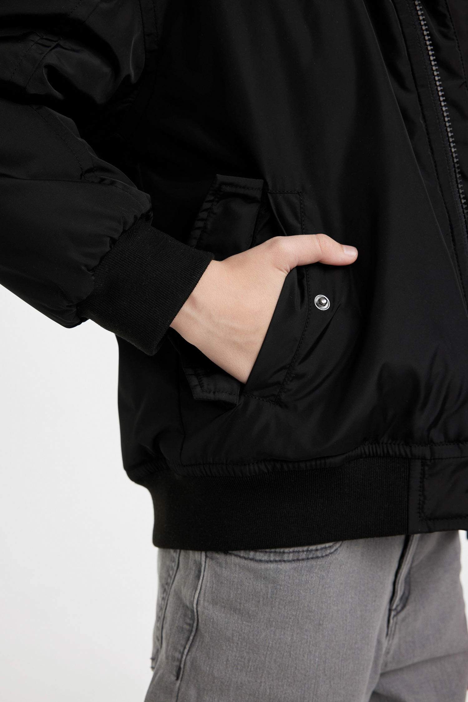 Erkek Çocuk Su Geçirmez Çıkarılabilir Kapüşonlu Kolej Yaka Fermuarlı Ribana Kollu Bomber Mont