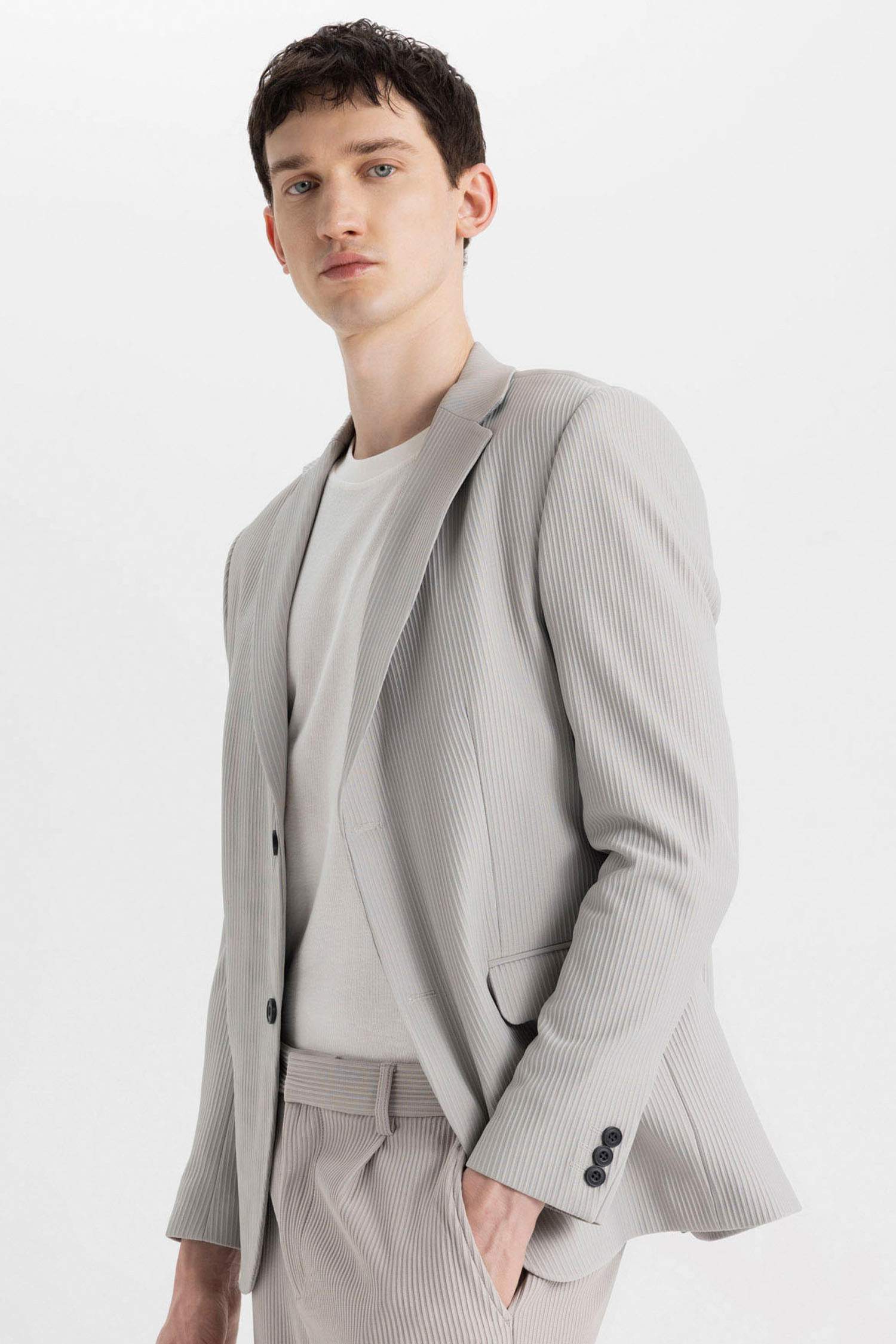 Modern Fit Düğmelı Astarlı Blazer Ceket